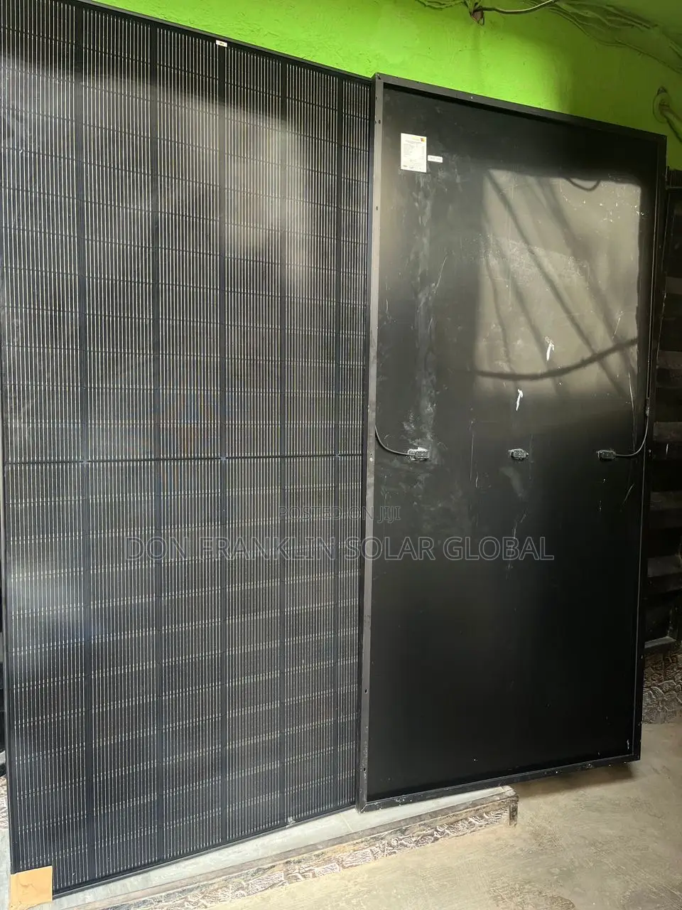 580watt Mono All Black Solar Panel