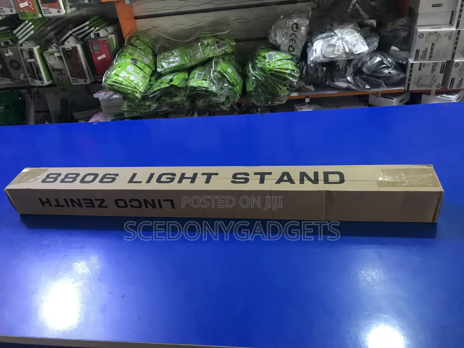 8806 Strong Metal Light,Camera and Phone Stand