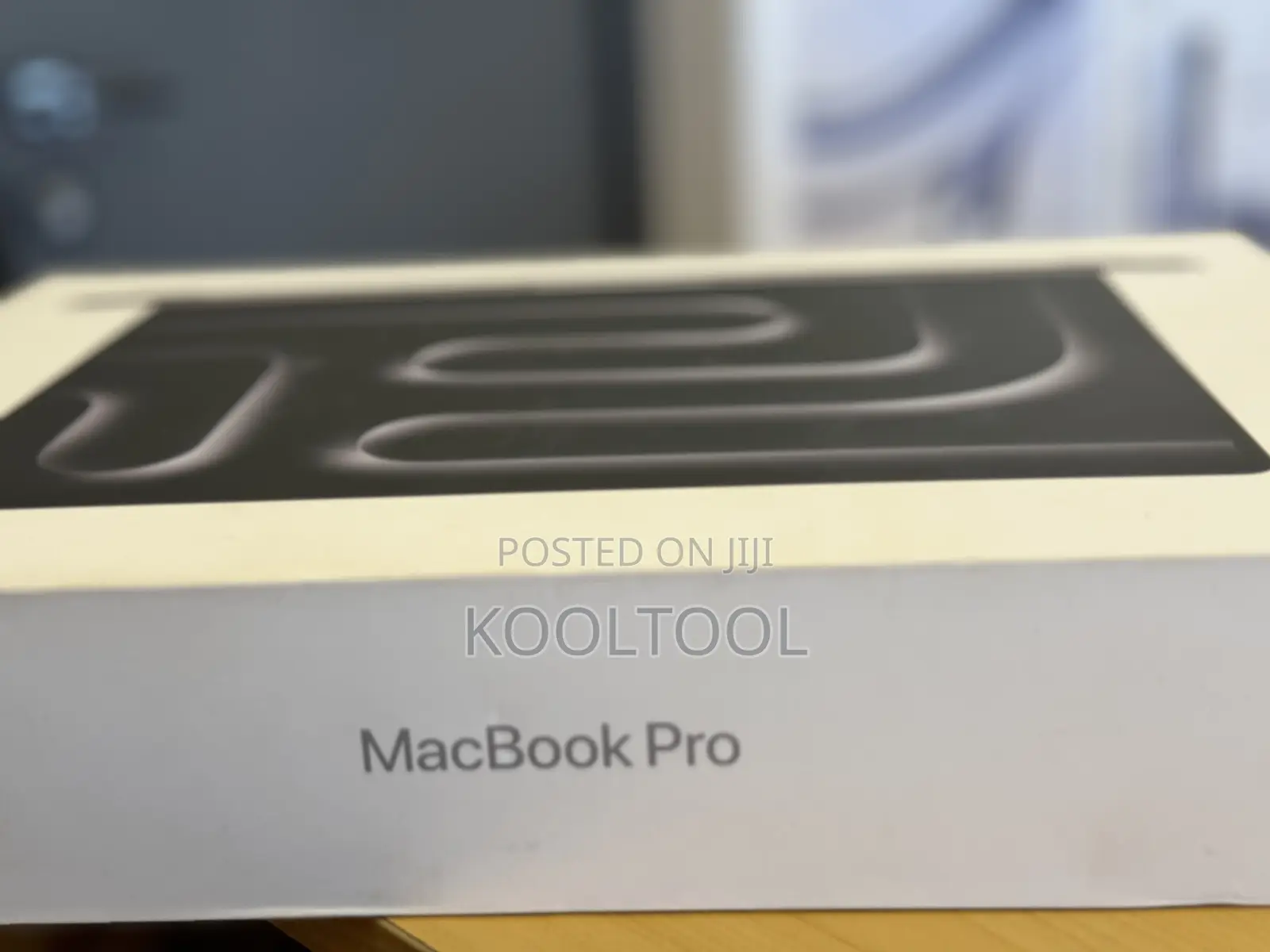 New Laptop Apple MacBook Pro 2023 M3 14-Inch 8GB Apple M3 SSD 512GB