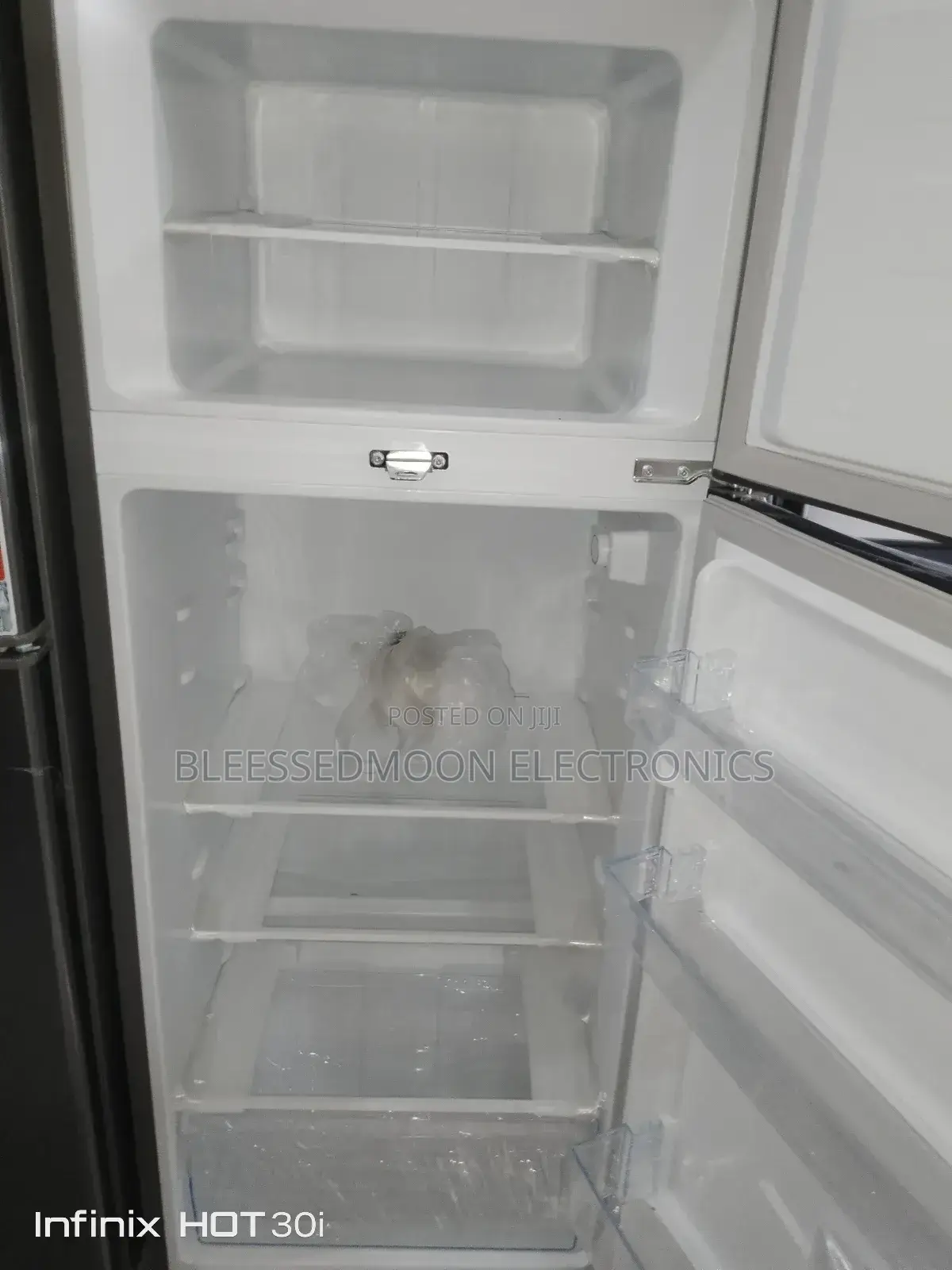 Hisense Low Voltage Standing Fridge Double Door 3 Yrs W