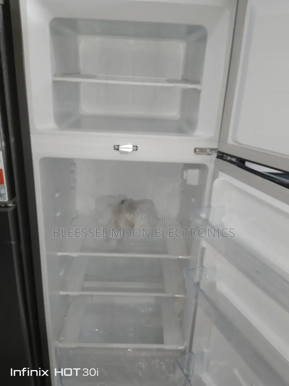 Hisense Low Voltage Standing Fridge Double Door 3 Yrs W