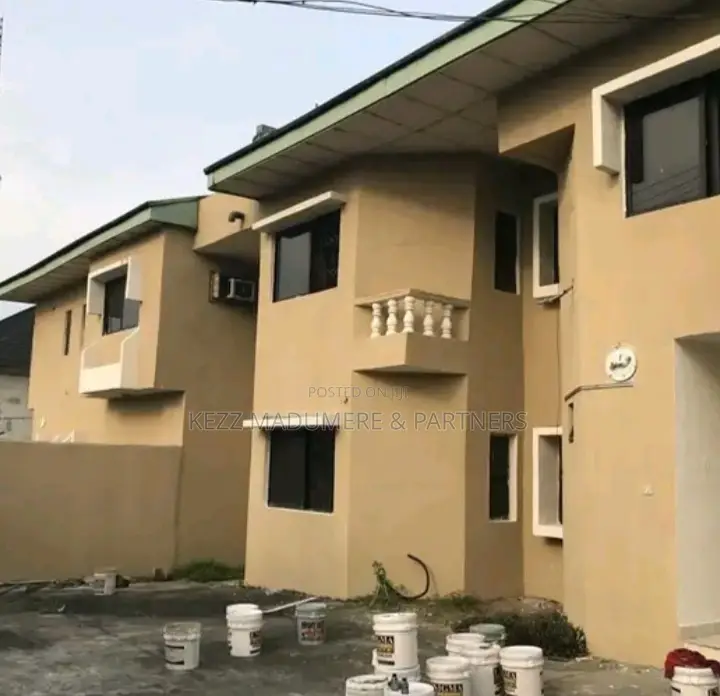 10bdrm Duplex in Rumudara, Cocaine for sale