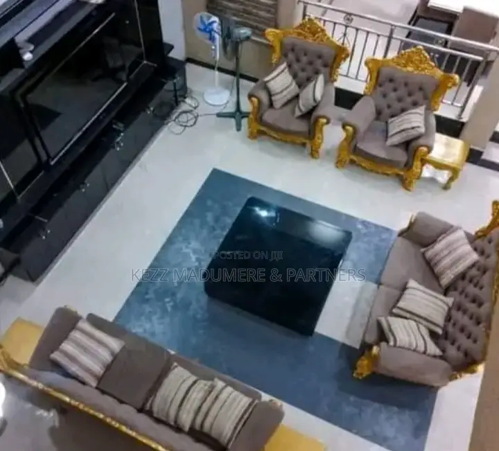 Furnished 6bdrm Duplex in Akanawu Estate , for sale