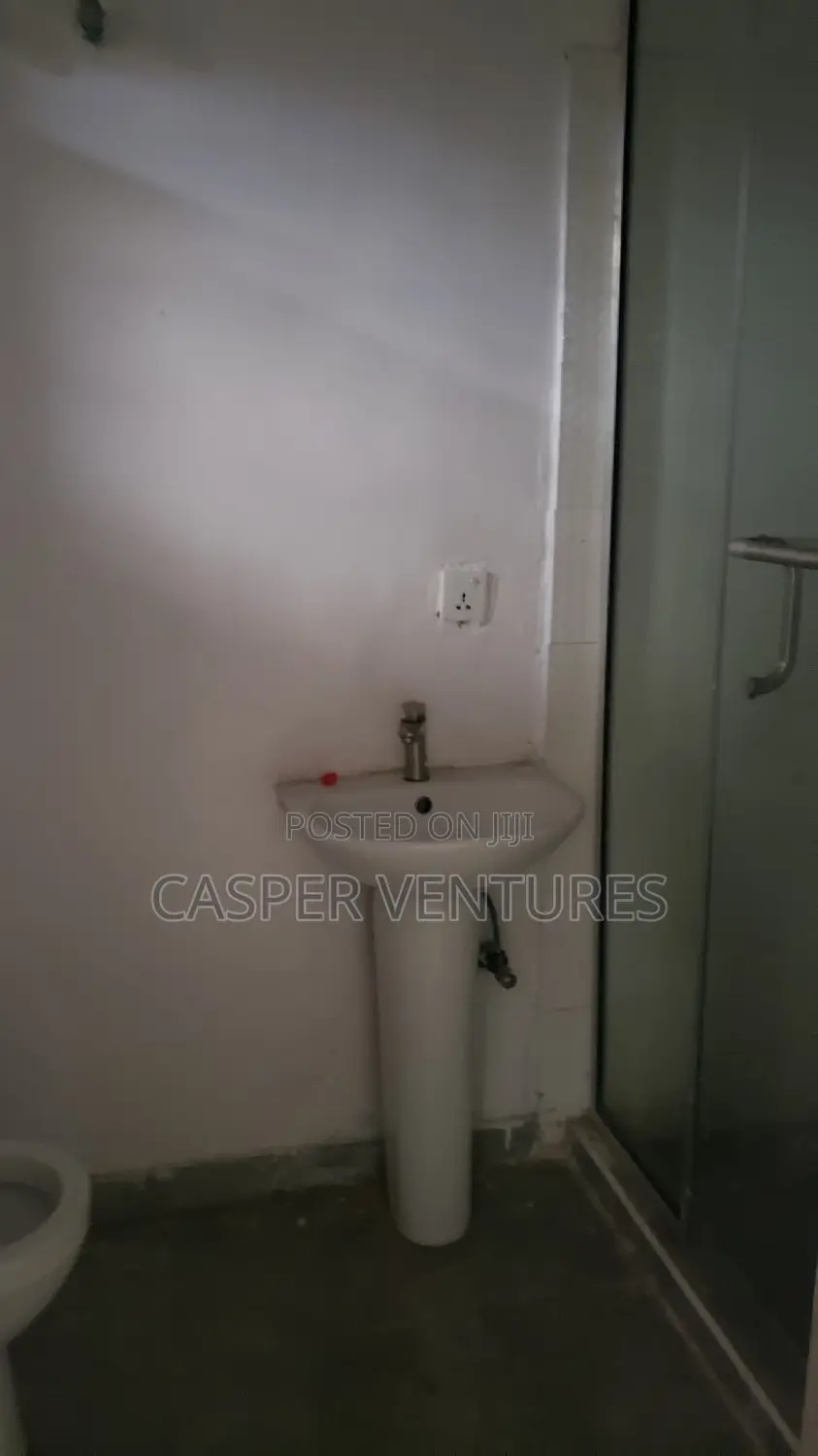 3bdrm Apartment in Admiralty, Lekki Phase 1 for rent