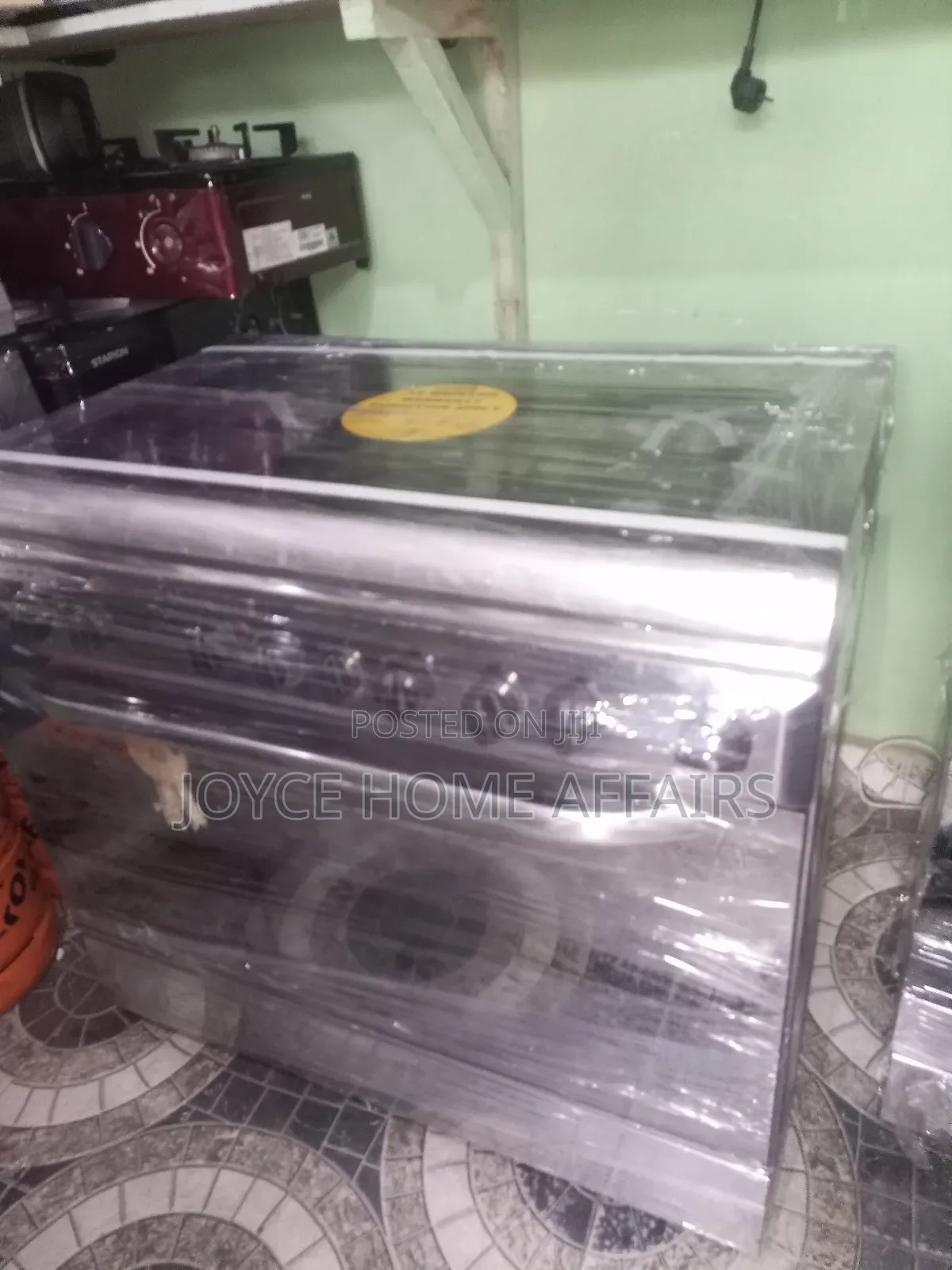 6 Burners Standing Gas Cooker Fairly Used.