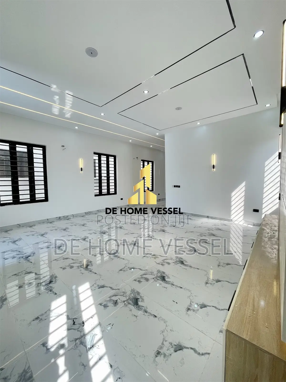 5bdrm Duplex in Ologolo for sale