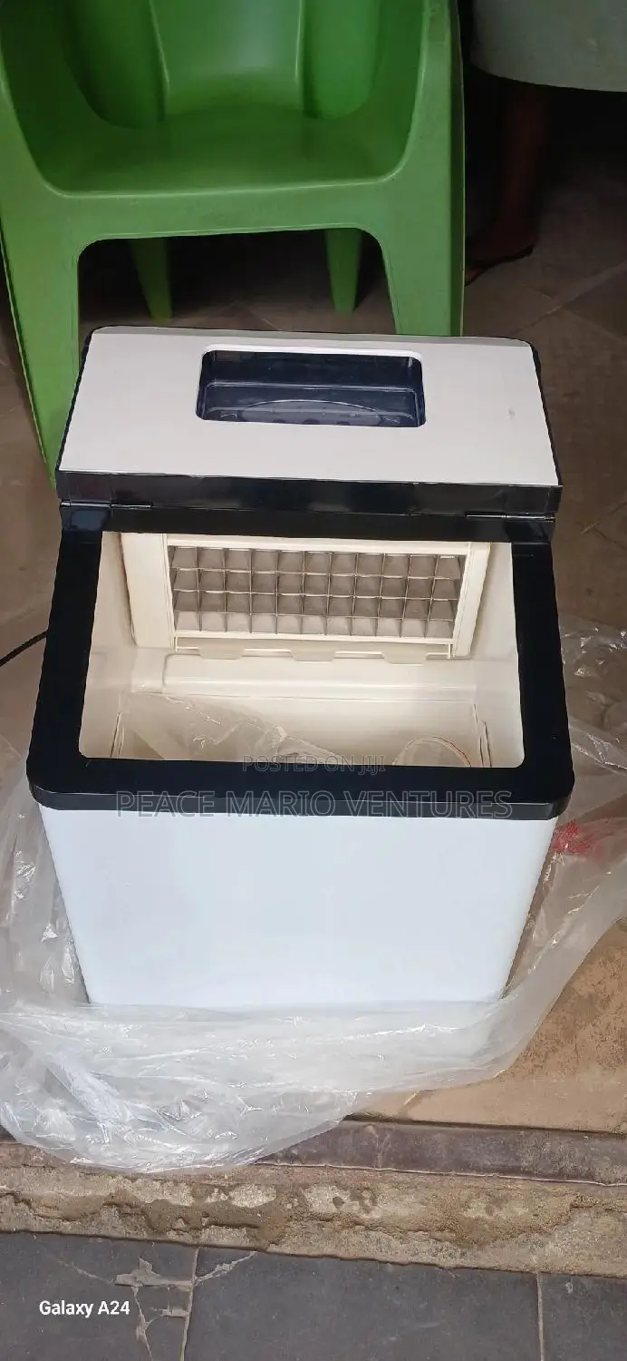 Ice Cube Industrial Quality Maker Produces 30-45 Ice Cubes