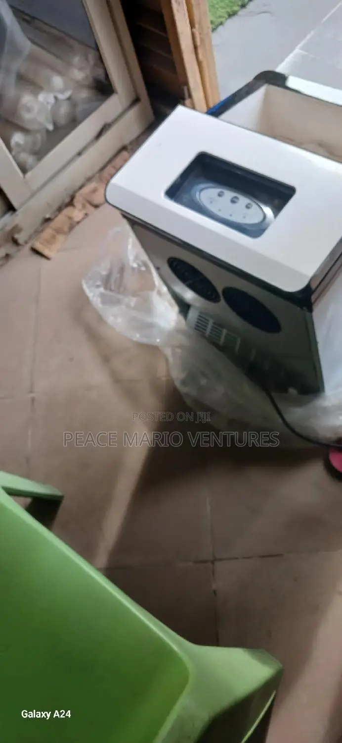 Ice Cube Industrial Quality Maker Produces 30-45 Ice Cubes