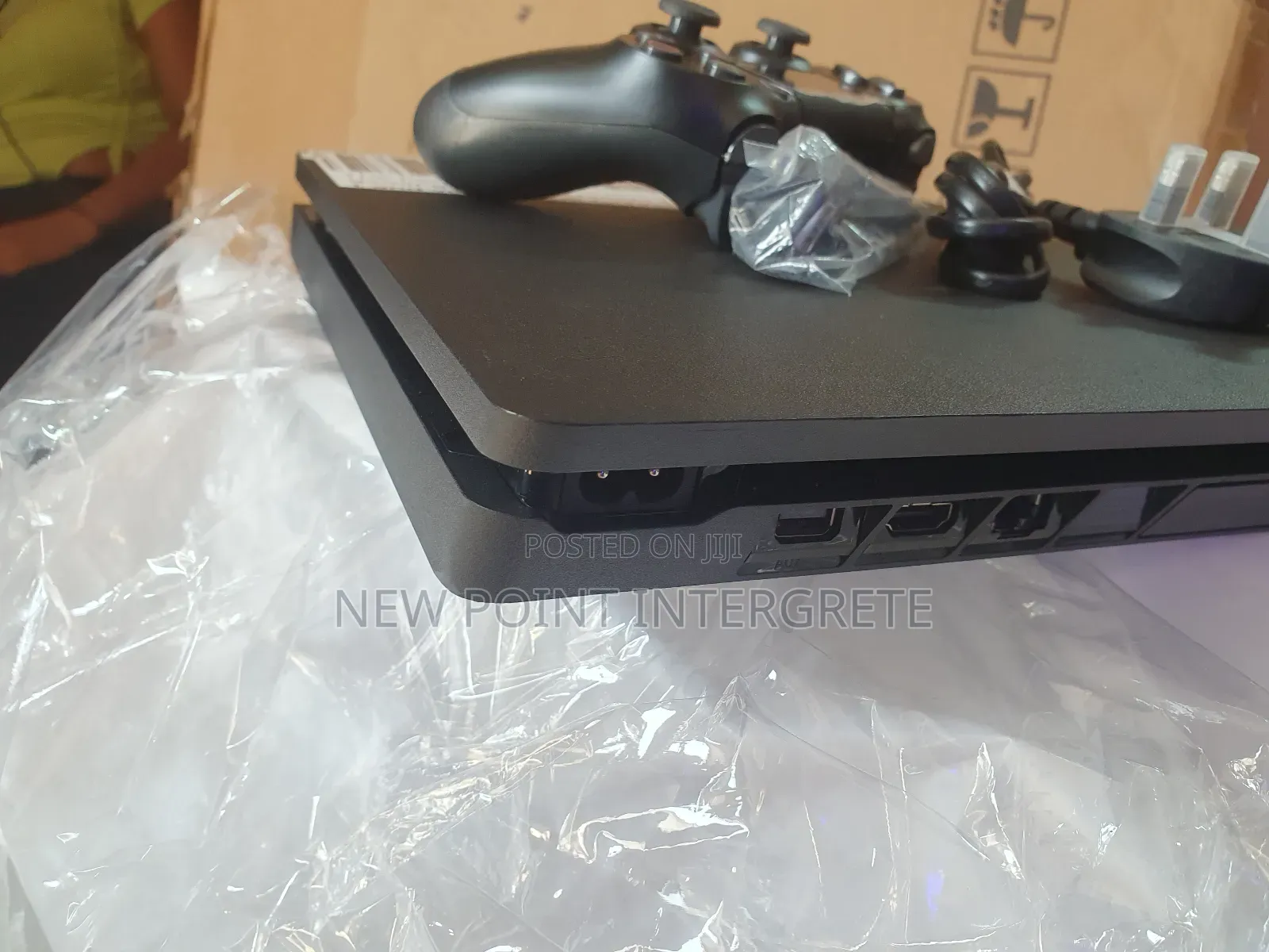 Playstation 4(Ps4) With Accessories