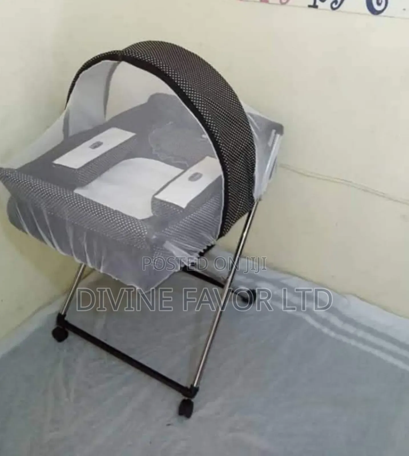 Baby's Cot for New Born Babies.