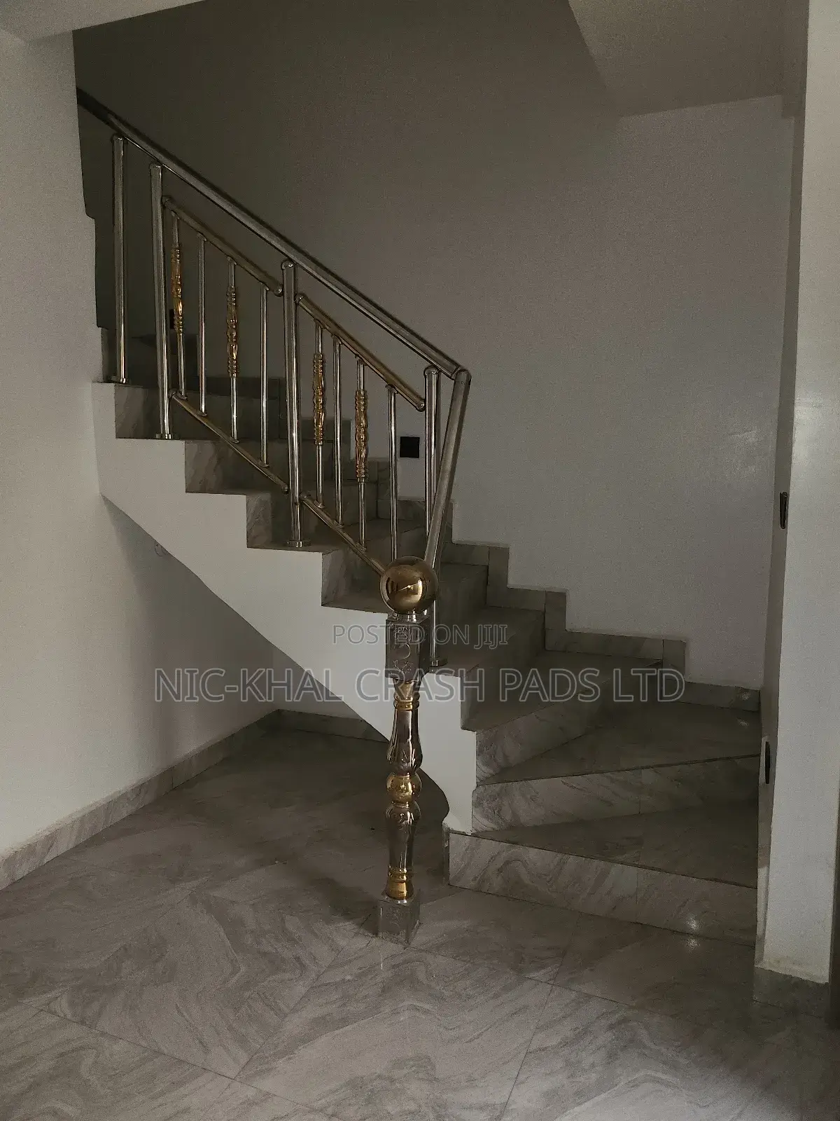 4bdrm Duplex in Brains And Hammers for rent