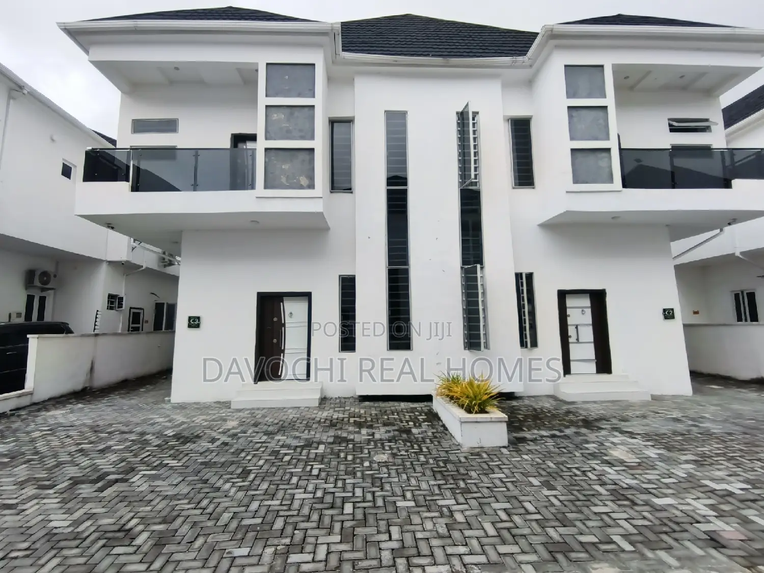4bdrm Duplex in By Orchid Road, Lekki for rent