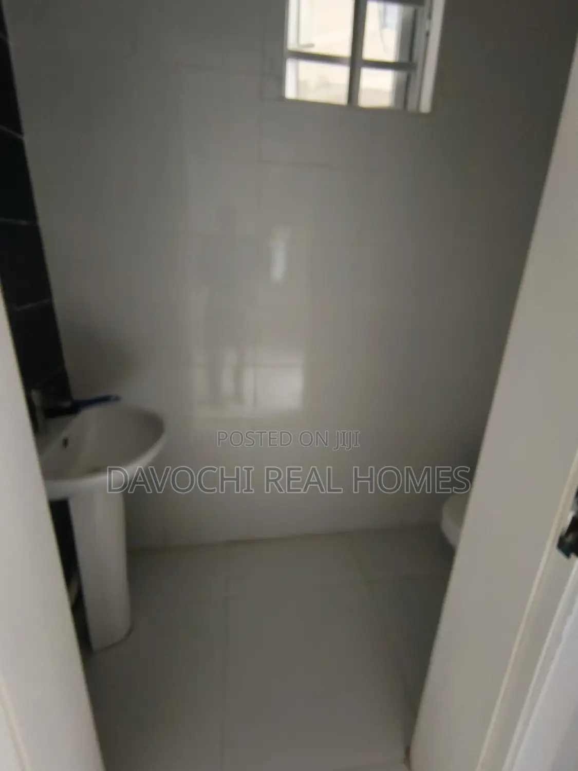 5bdrm Duplex in By Chevron Second, Lekki for rent