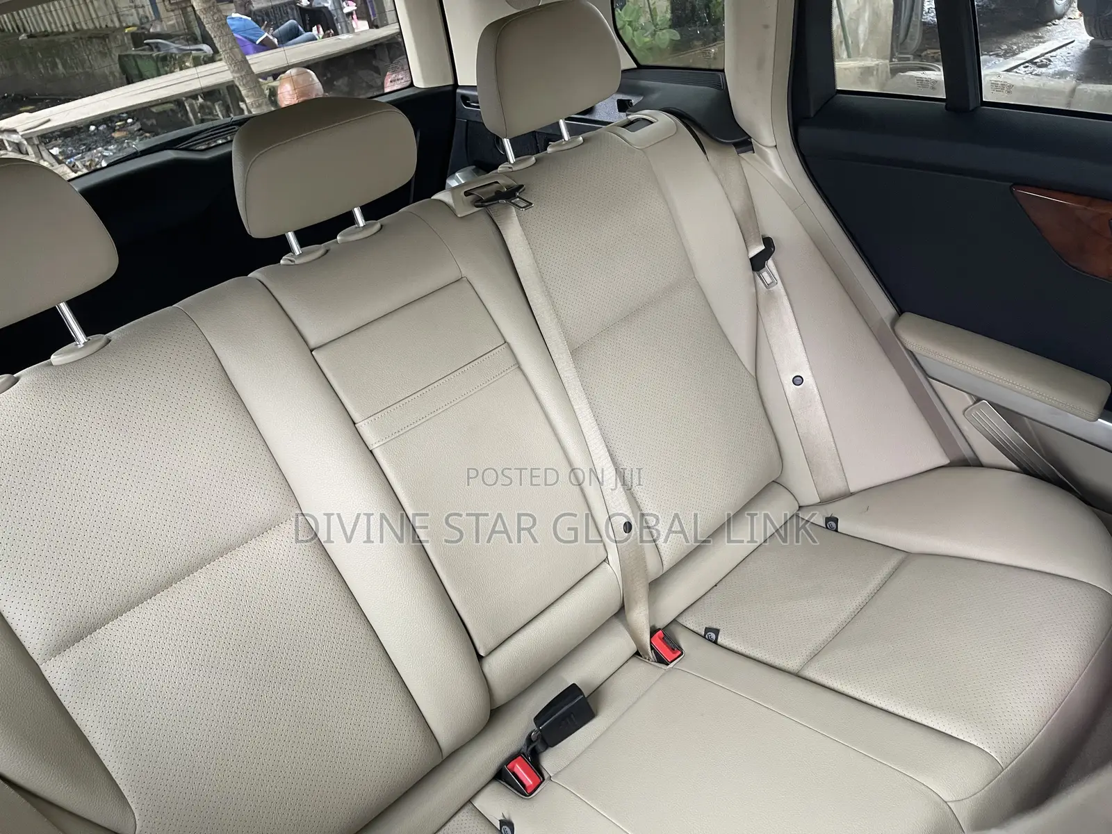 Mercedes-Benz C300 2012 Black