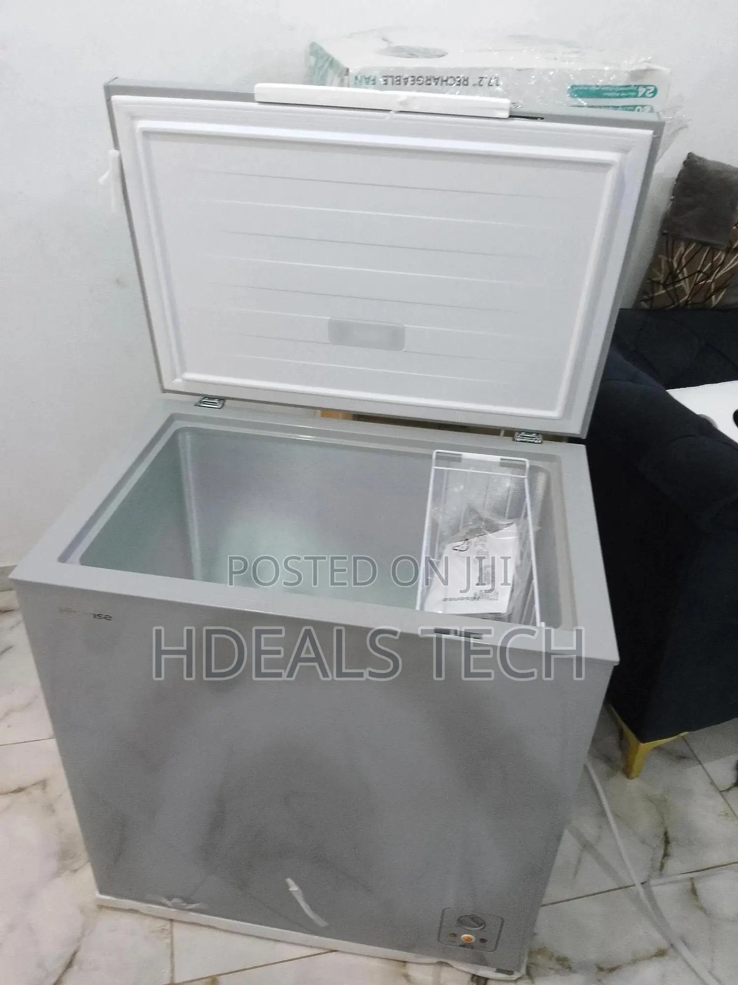 Hisense FC260 198L Chest Freezer.