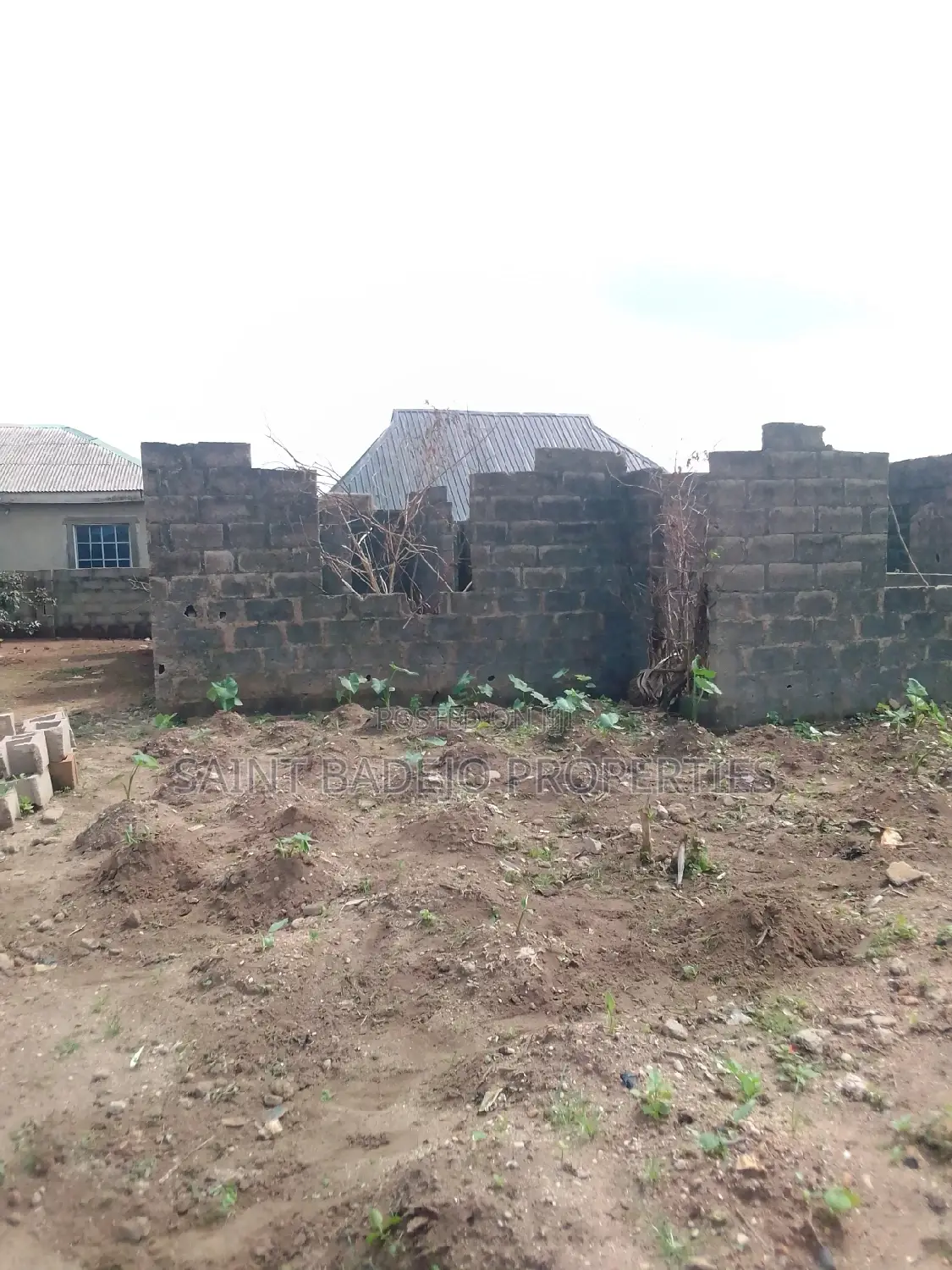 3bdrm Bungalow in Agura-Alaro Cda., Gberigbe for sale