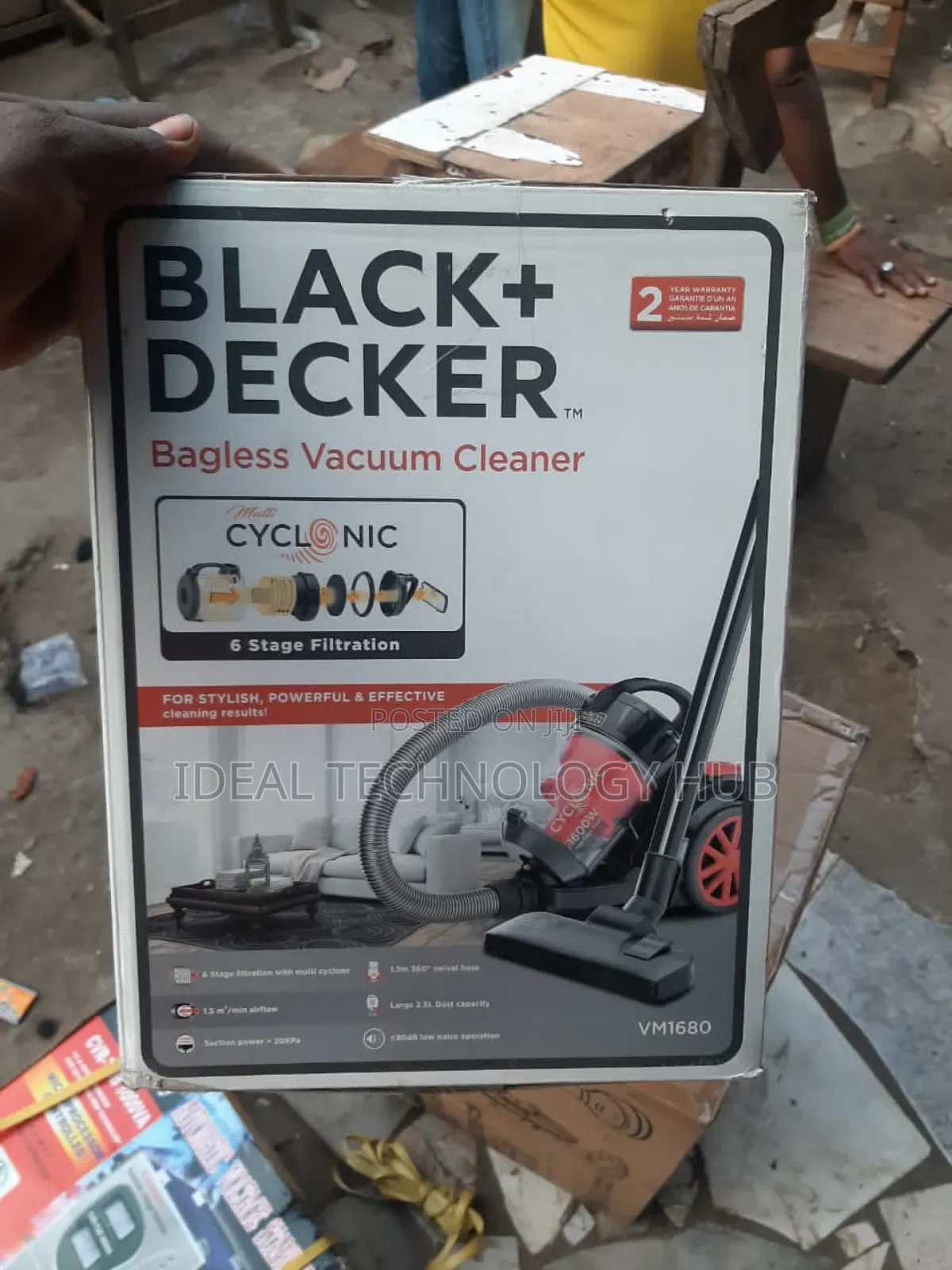 Black + Decker Vacuum Cleaner 1600w