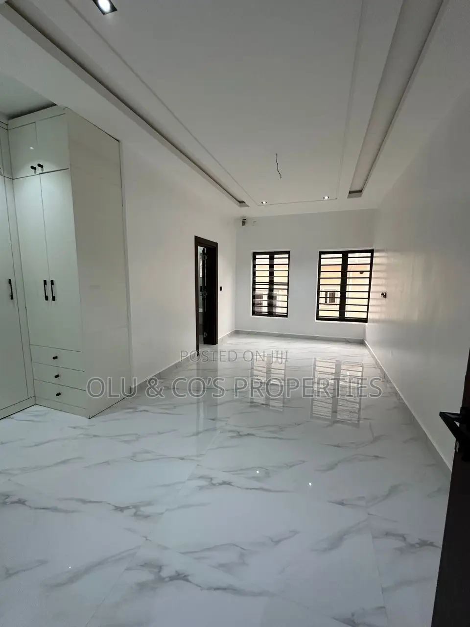 4bdrm Duplex in Apo Resettlement for sale