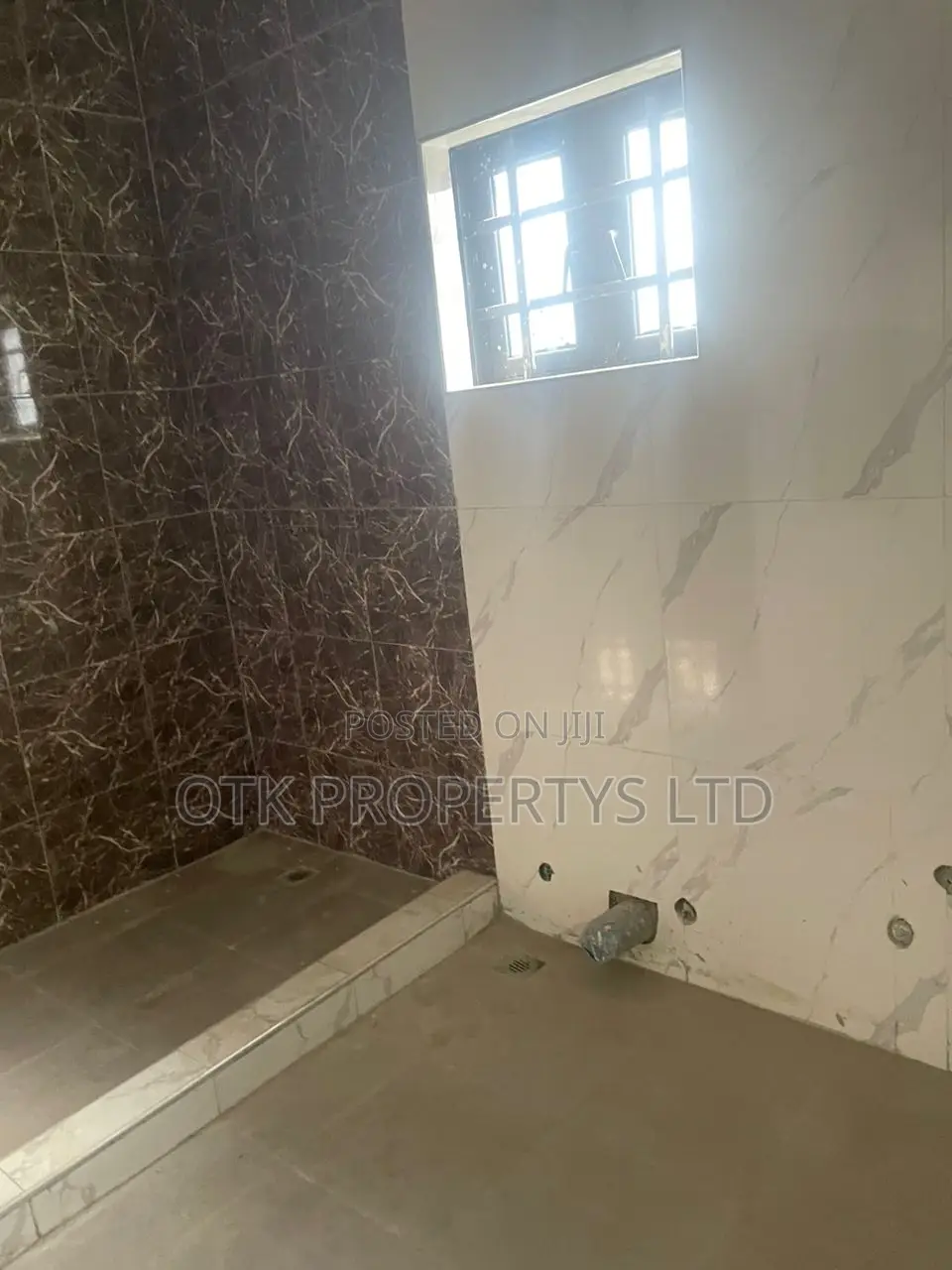 4bdrm Duplex in Nut Road Opposite, Lugbe District for sale