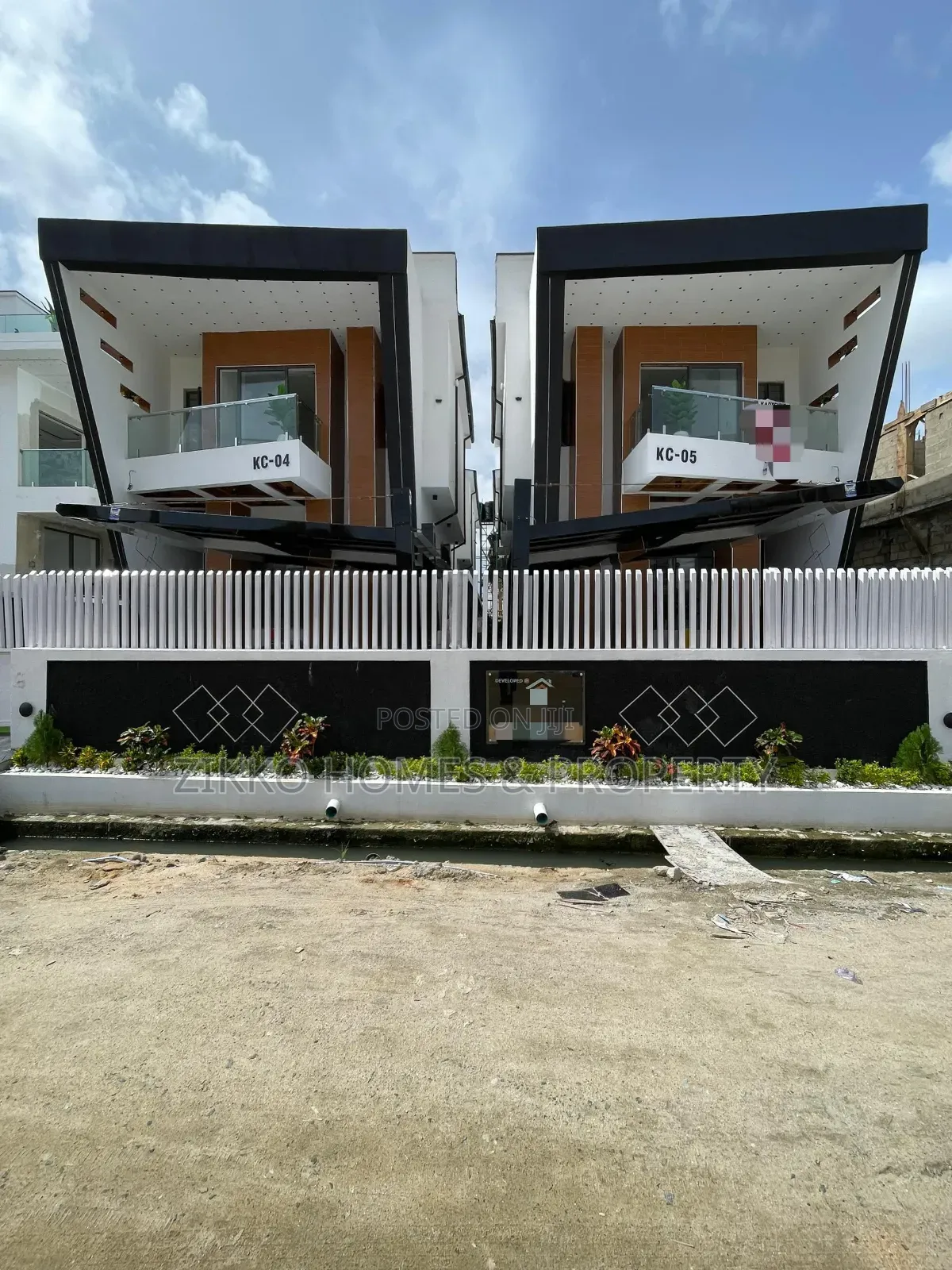 5bdrm Duplex in Ajah for sale