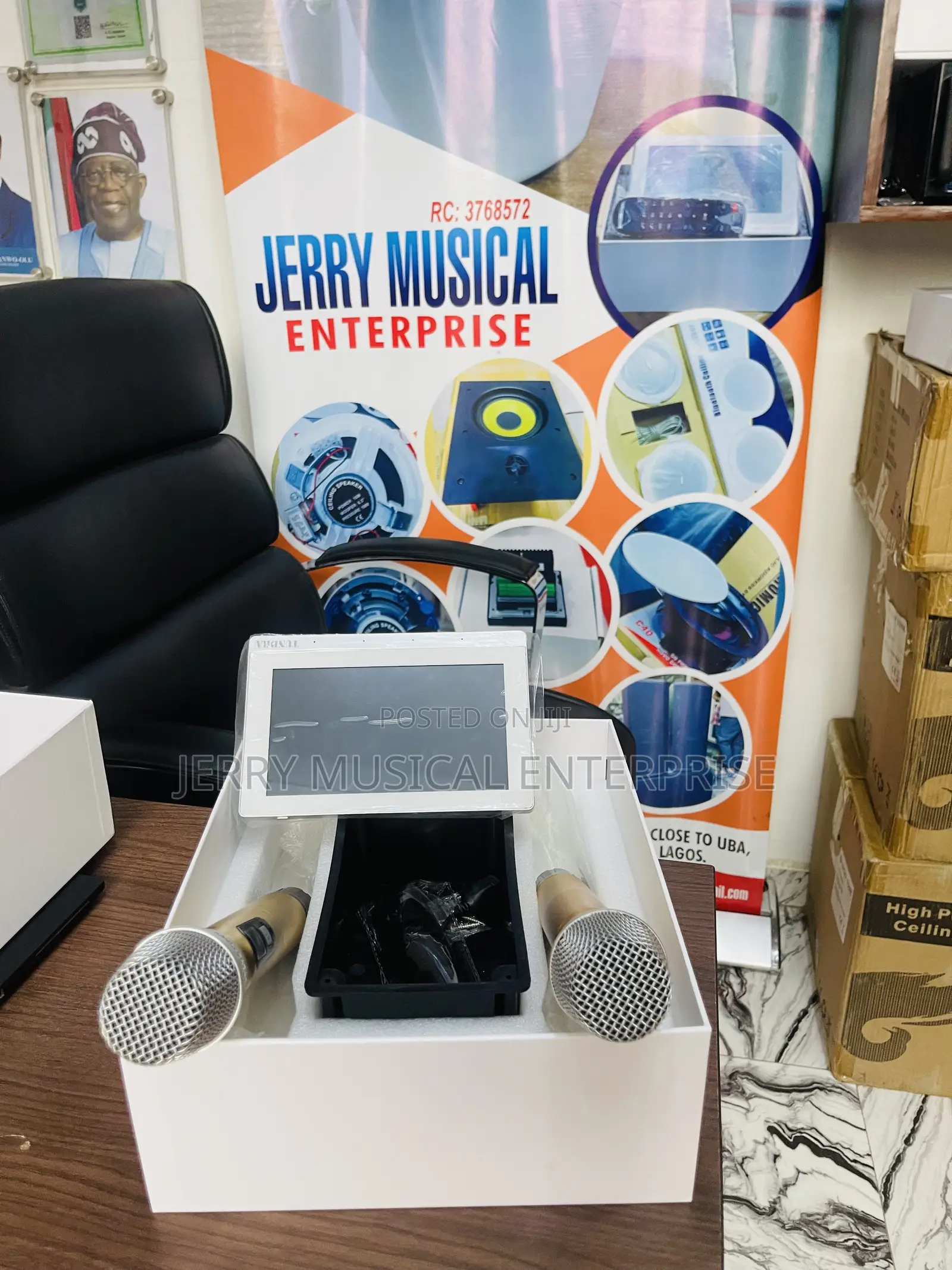 7inches in Wall Amplifier With 2handle Wireless Microphone