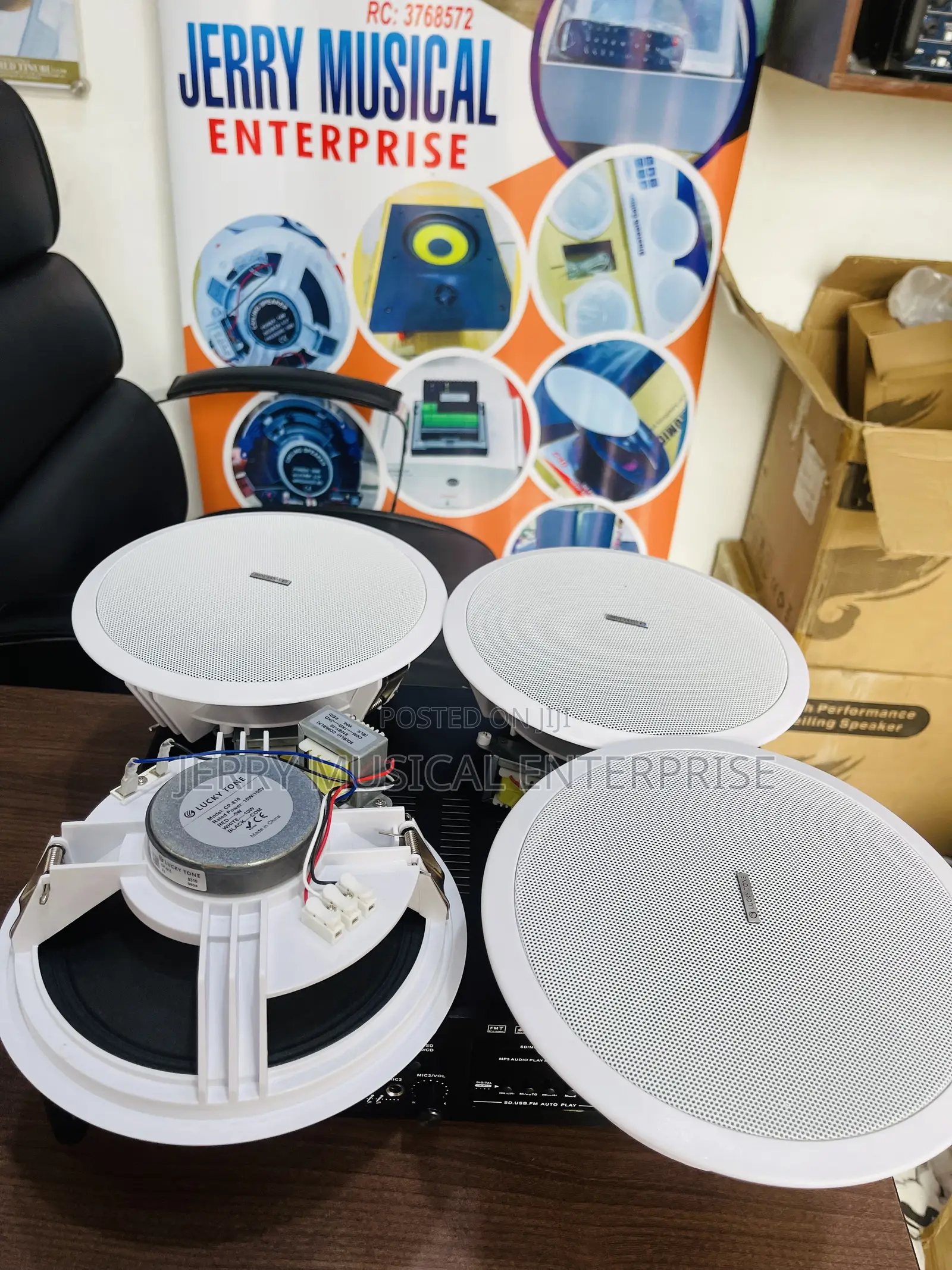 4 Ceiling Speakers With Powered Tabled Amplifiers