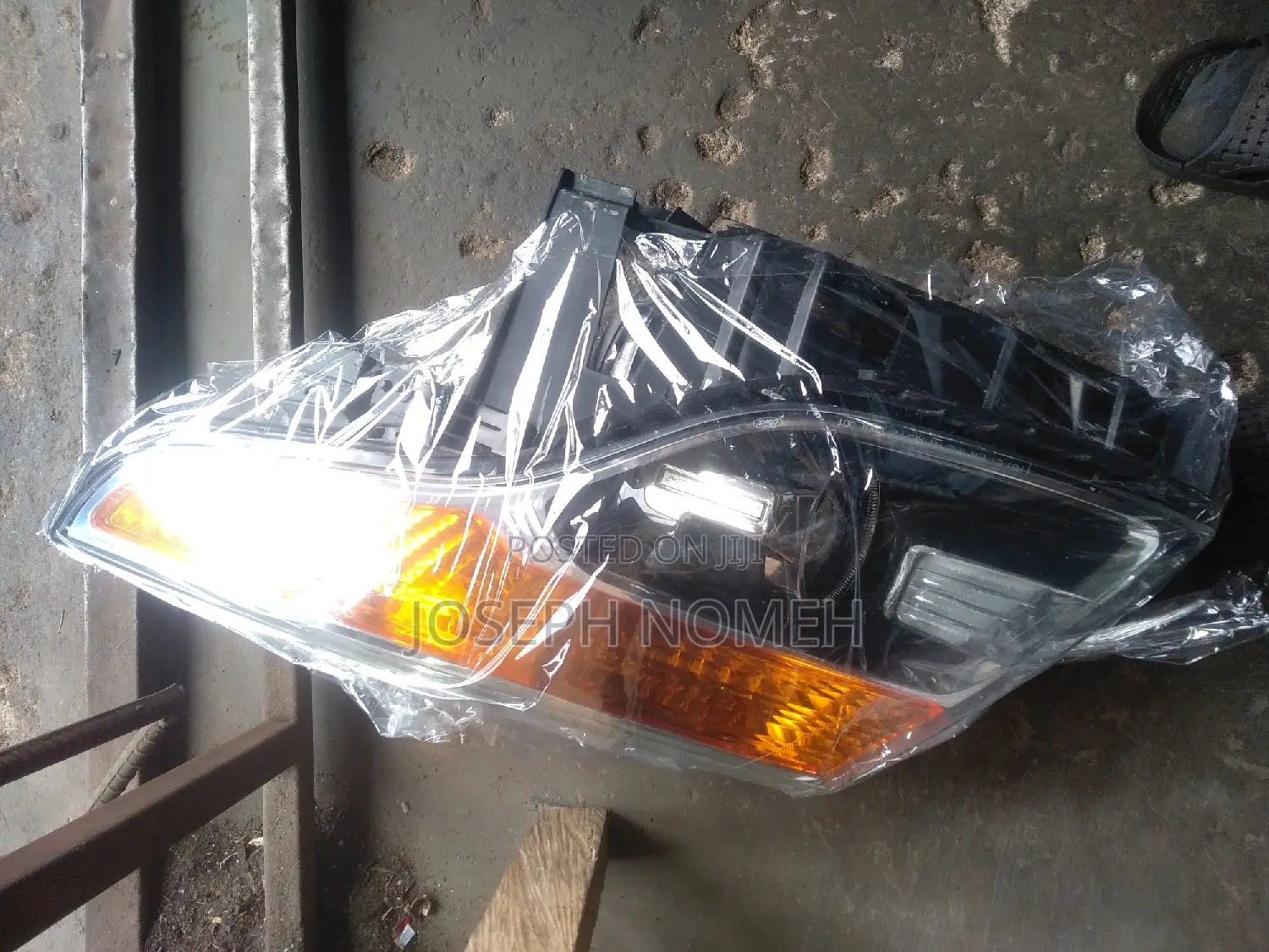 2013 Ford Explorer Headlights