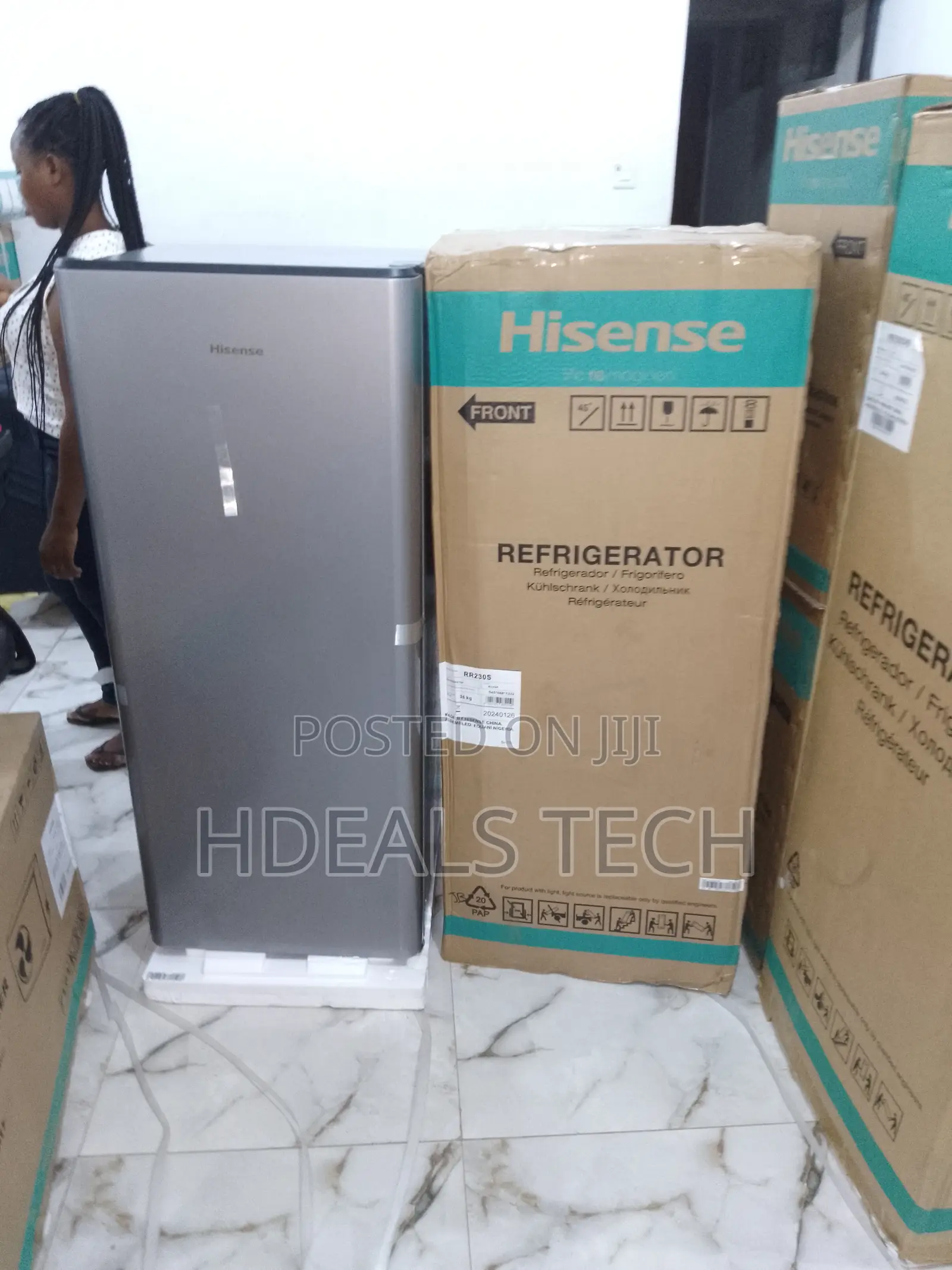 Top Freezer Hisense Refrigerator 176L