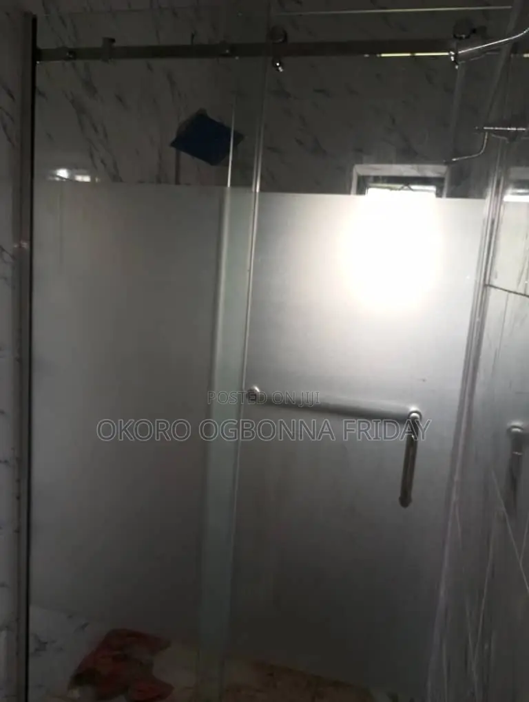 Execute Shower Cubicle