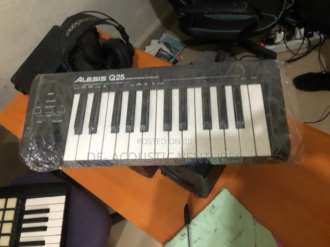 Alesis Q29 Portable and Movable Uk Used Midi Keyboard