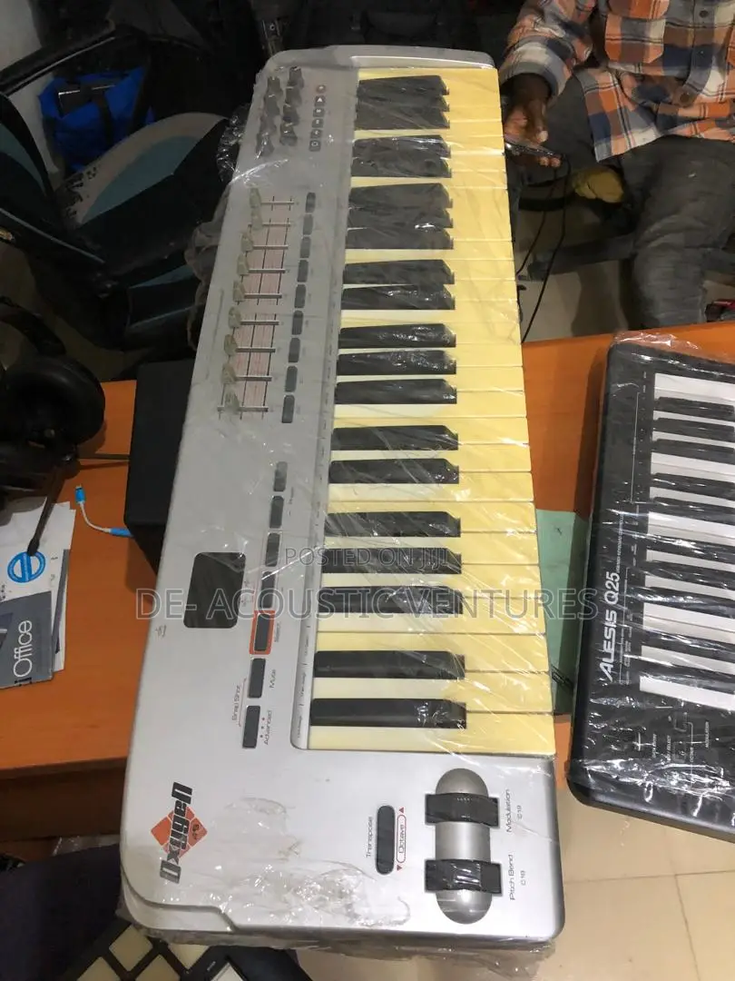 Maudio Oxygen 49 Uk Used Midi Keyboard