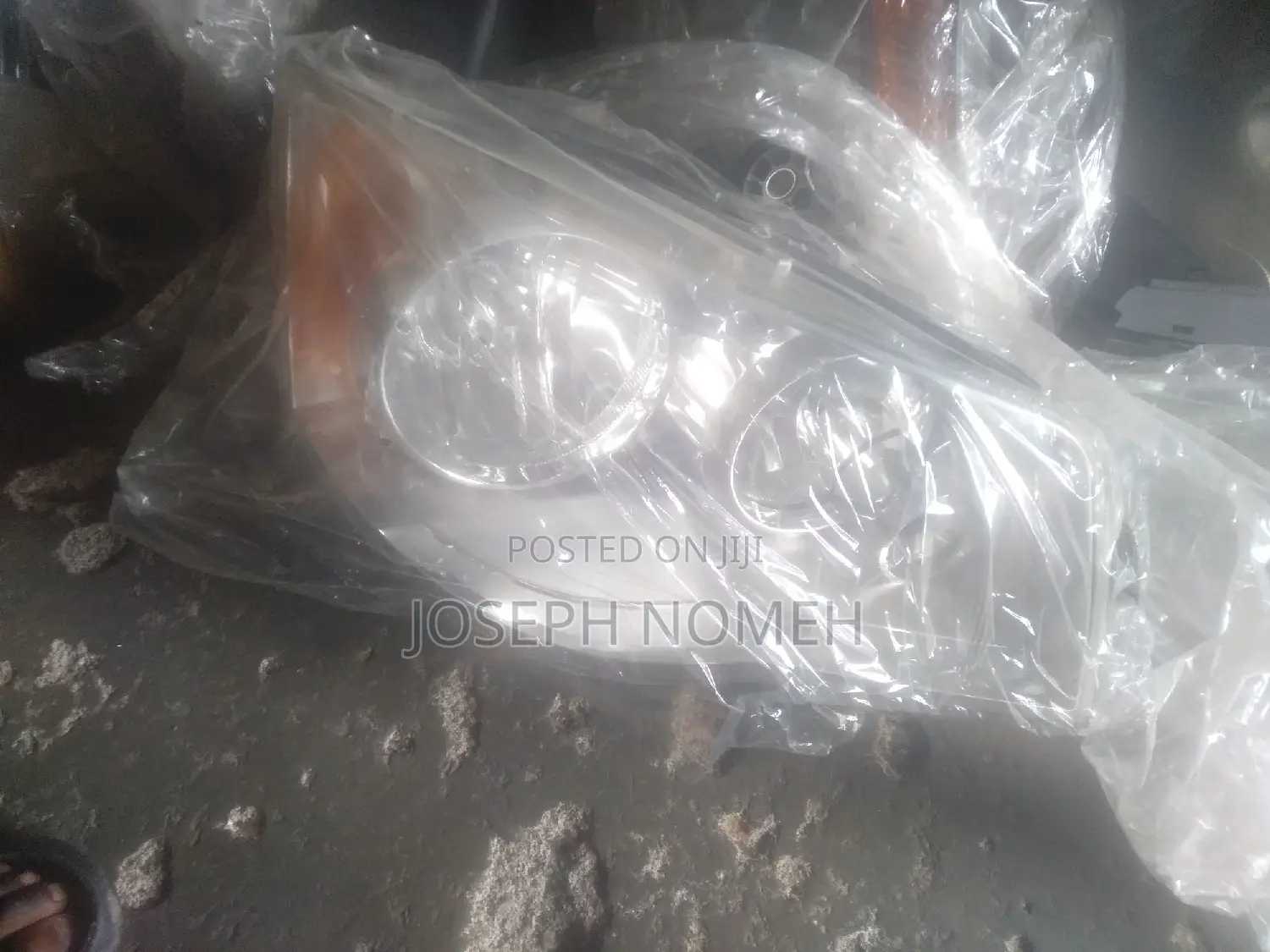 Dodge Caravan Headlight
