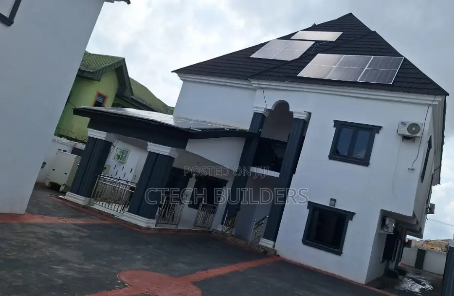 Furnished 7bdrm Apartment in Benin City for sale