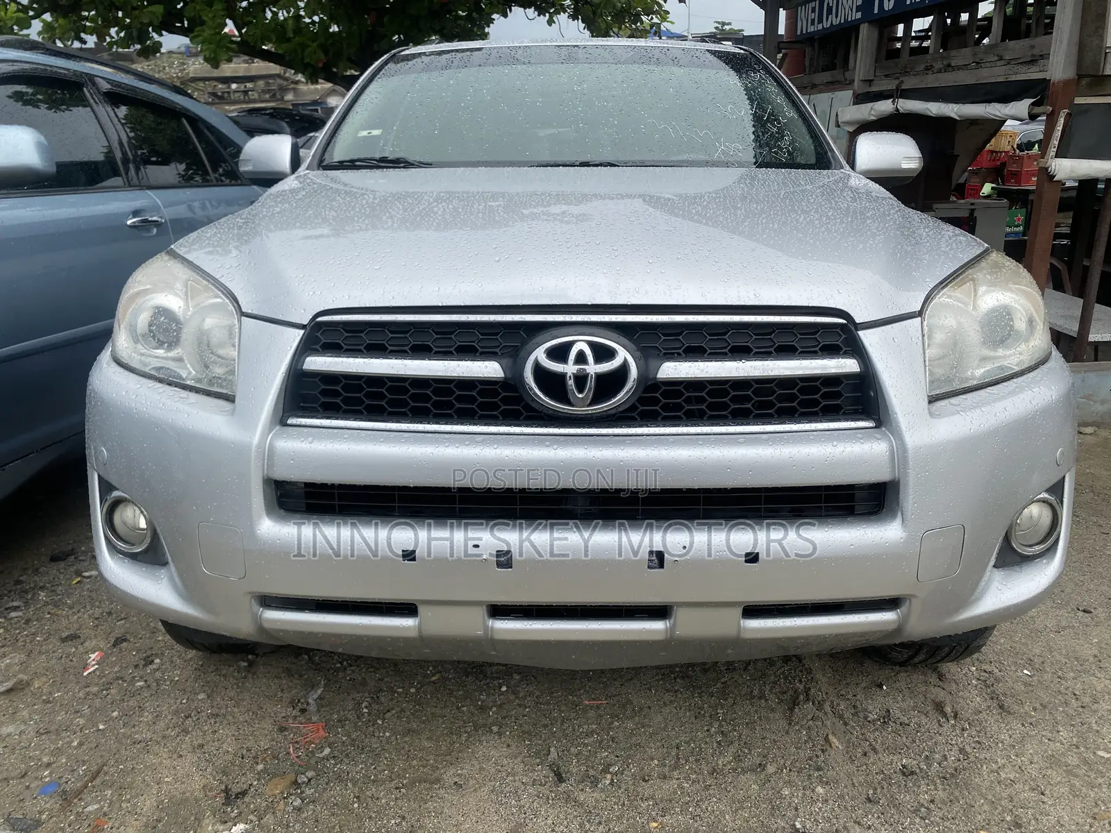 Toyota RAV4 2010 Silver