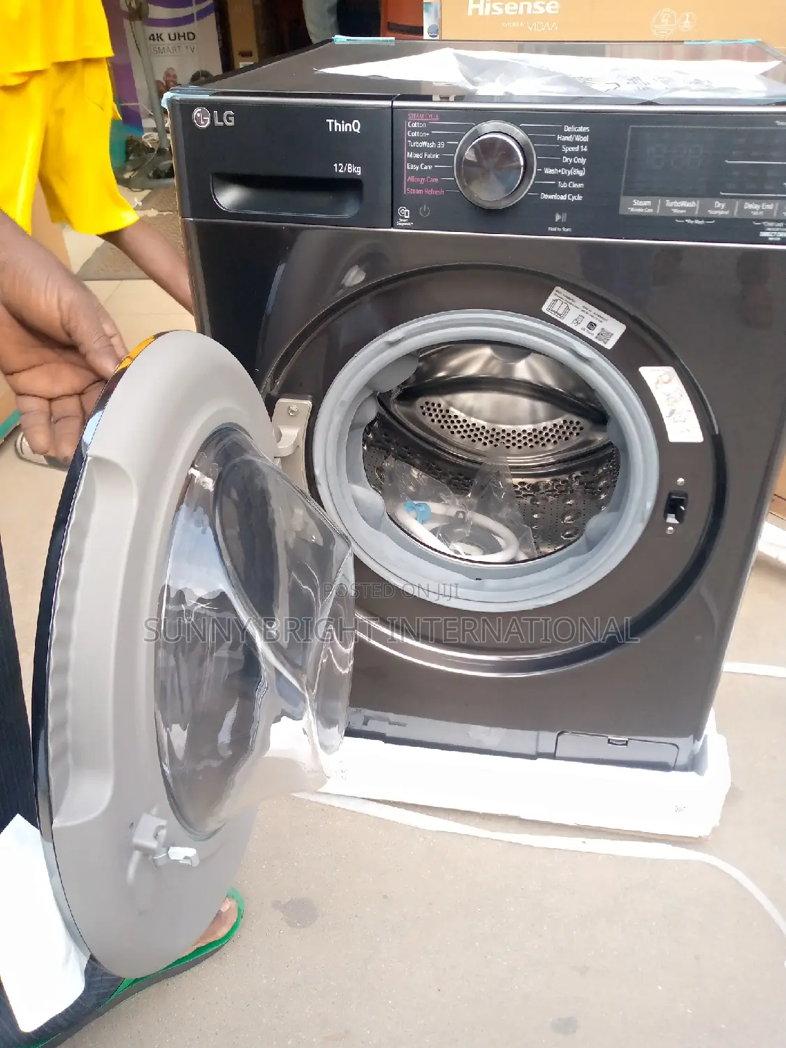 L G Washing Machine Wash and Dry 12kg