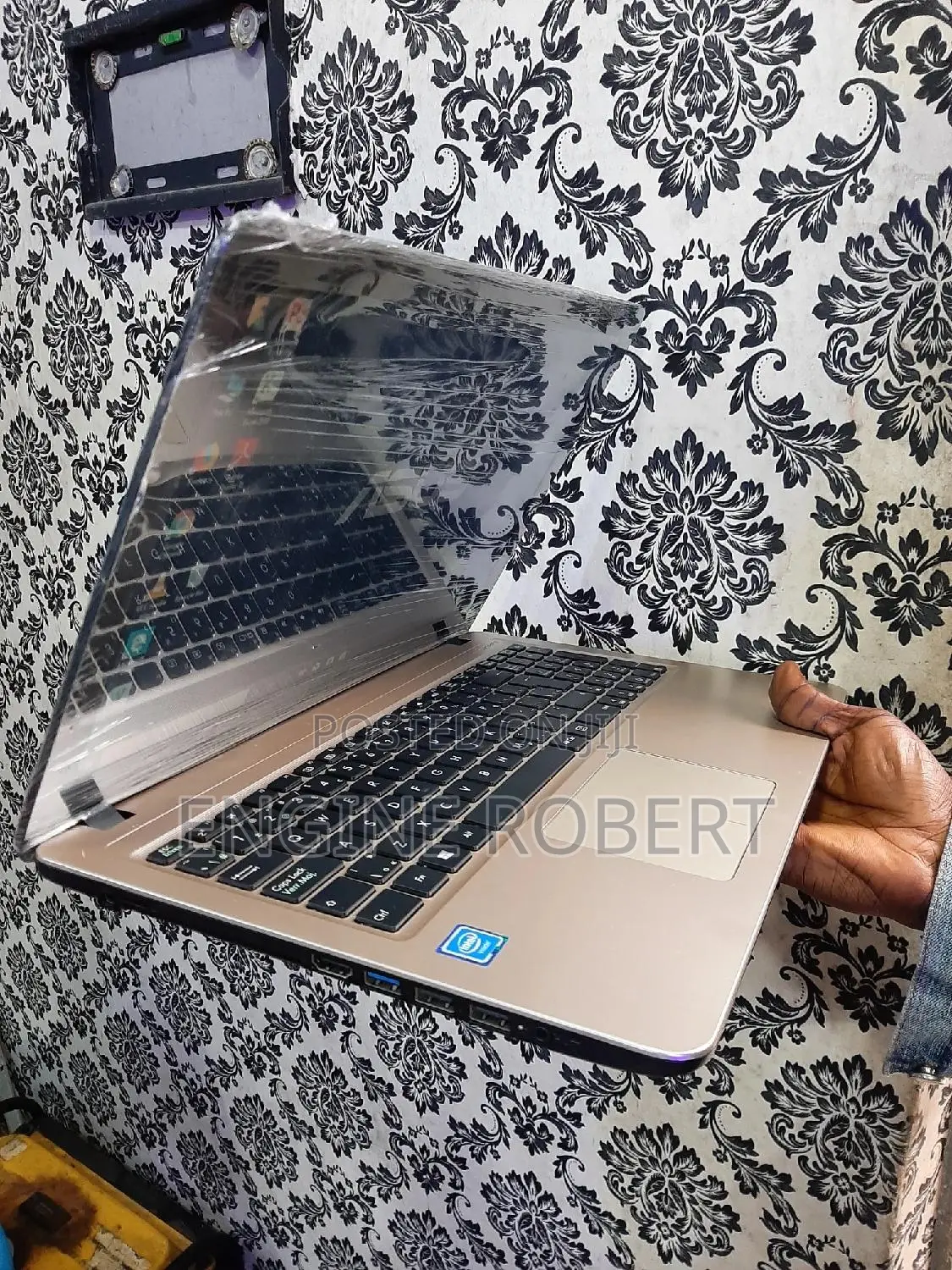 Laptop Asus X540LA 4GB Intel HDD 320GB