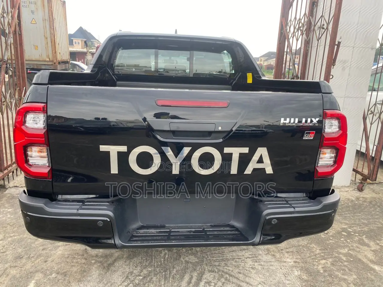 Toyota Hilux 2023 Black