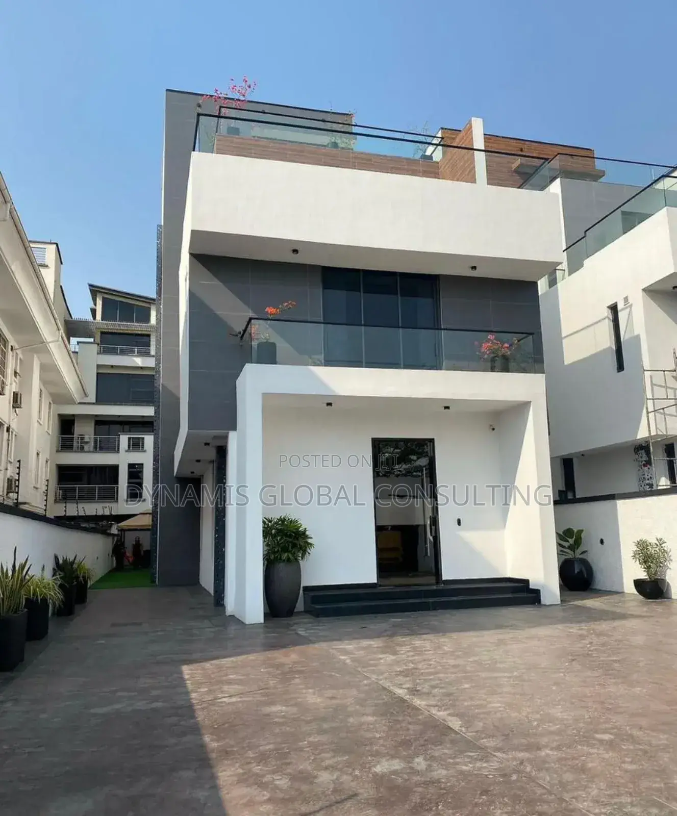 Furnished 5bdrm Duplex in Banana Island for sale