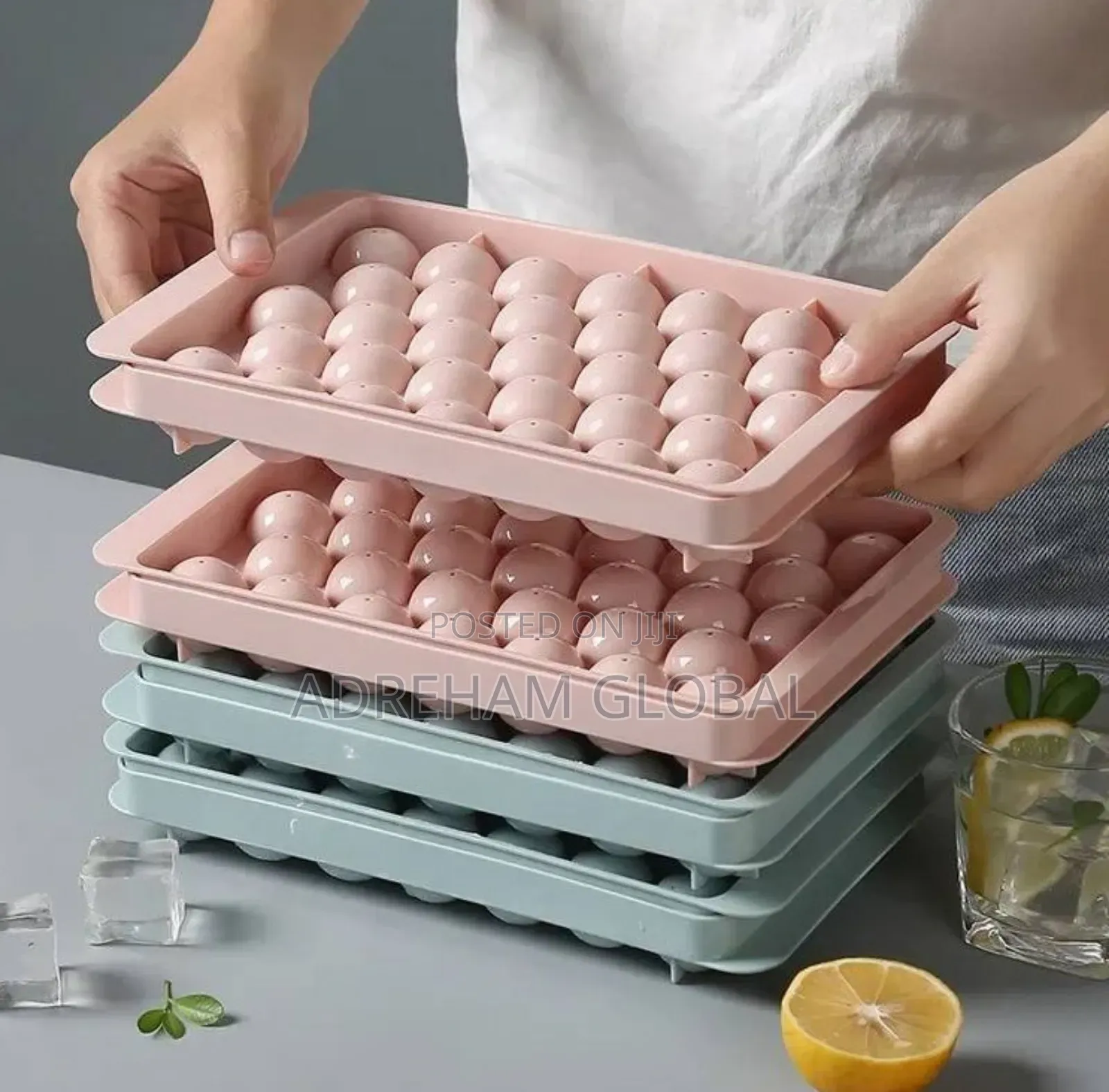 3D Round Ice Cube Tray Wit Lid Plastic Diamond Style Icemold