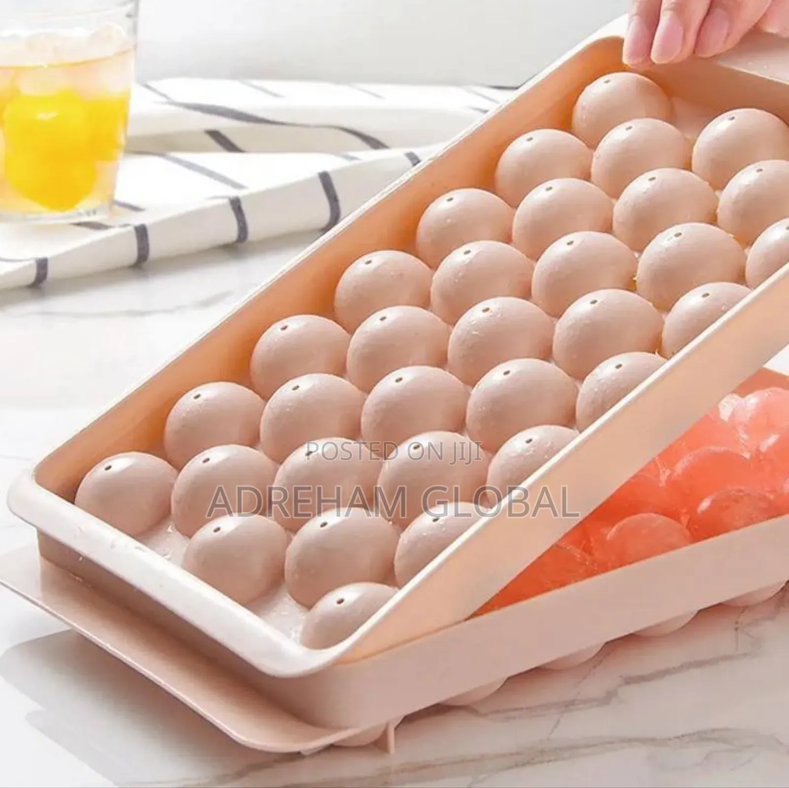 3D Round Ice Cube Tray Wit Lid Plastic Diamond Style Icemold