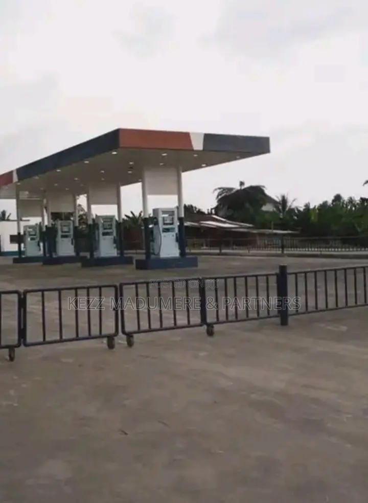 For Sale : Filling Station With 6 Pumps