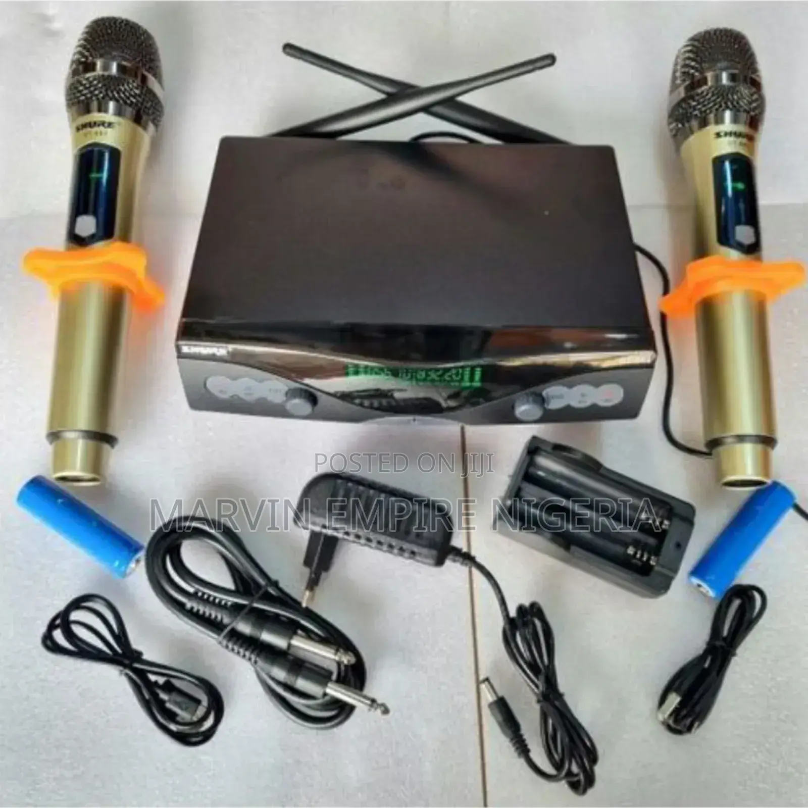 Shure Ut-883 Wireless Microphone With Rechargeable Battery