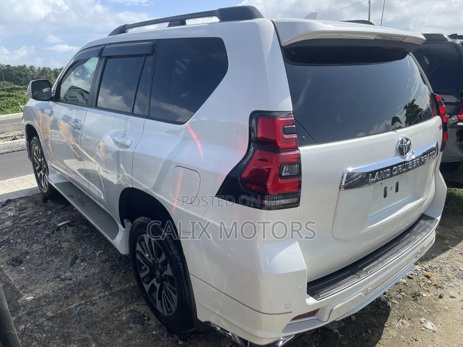Toyota Land Cruiser Prado 2022 White