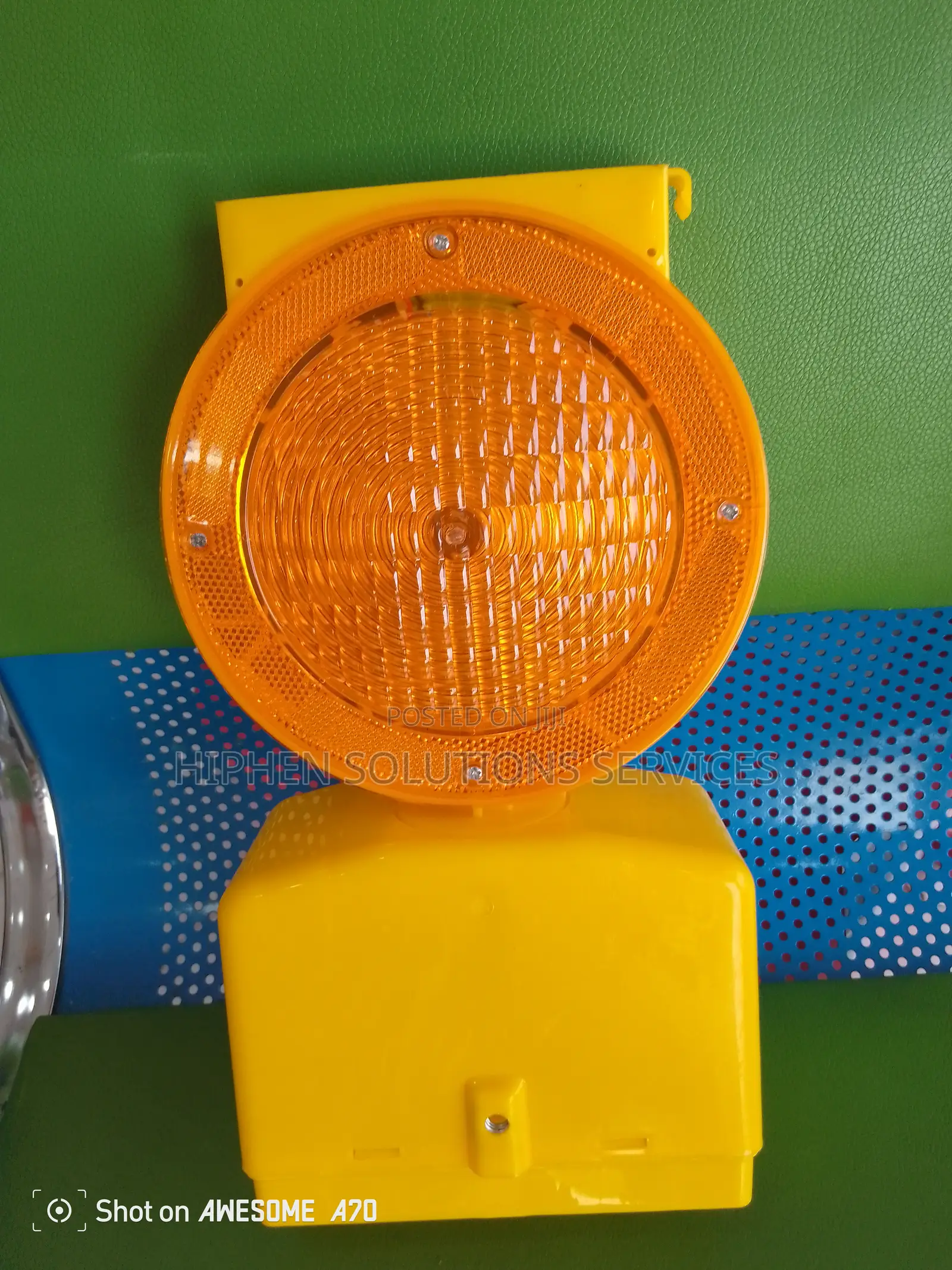 Road Safety LED Road Blinker Solar Flashing Warning Light