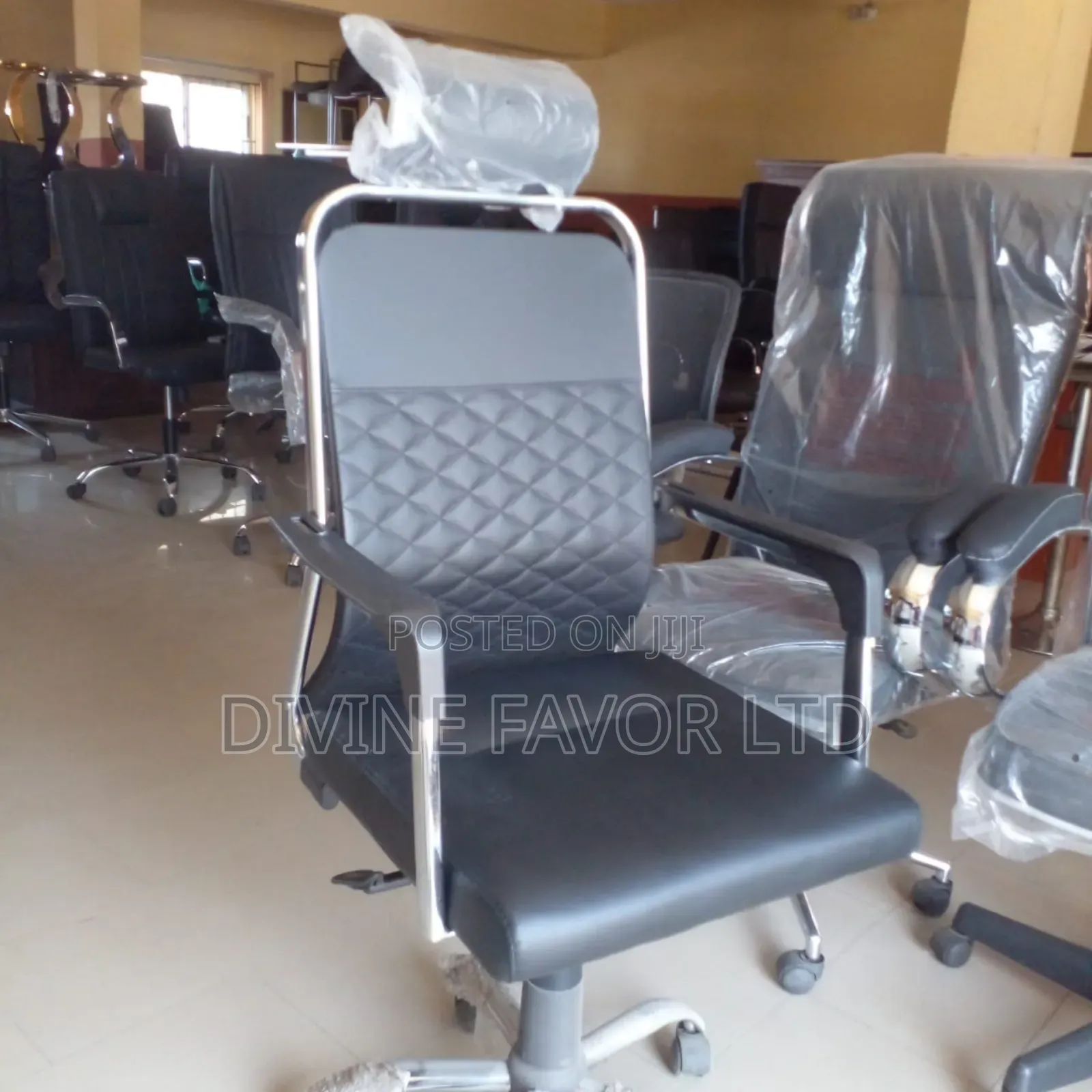 Swivel Office Chair With Headrest
