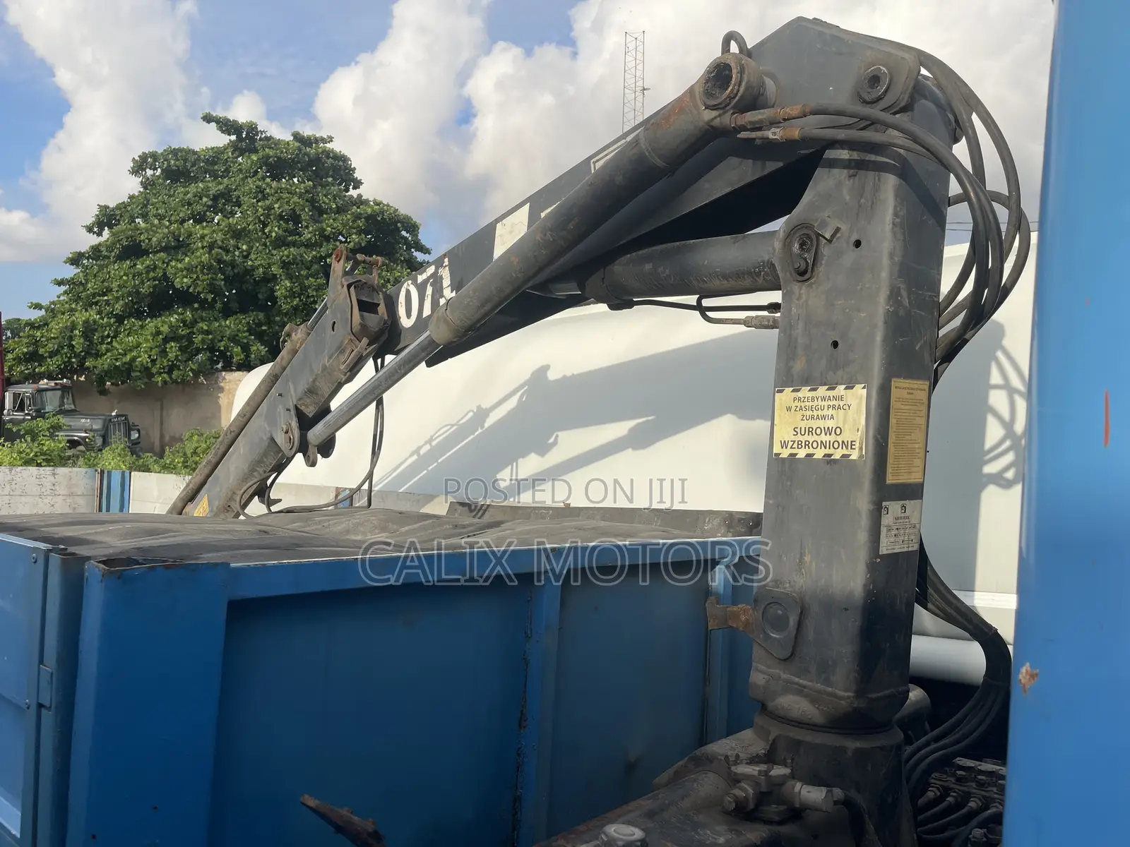 Foreign Used Mercedes Benz 1213 Hiab Truck.