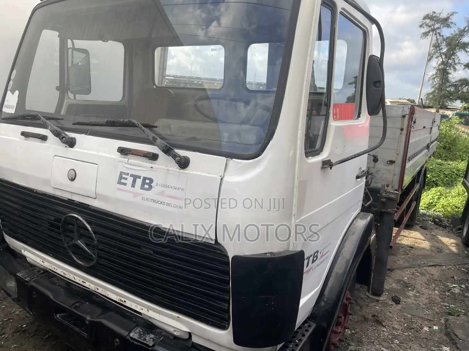 Foreign Used Mercedes Benz Hiab Truck.