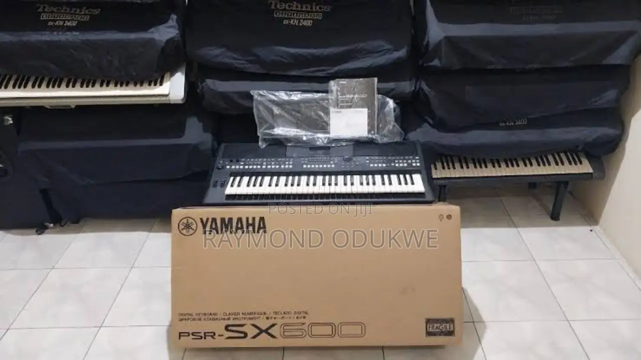 Yamaha PSR-SX600 Arranger Workstation Keyboard Piano