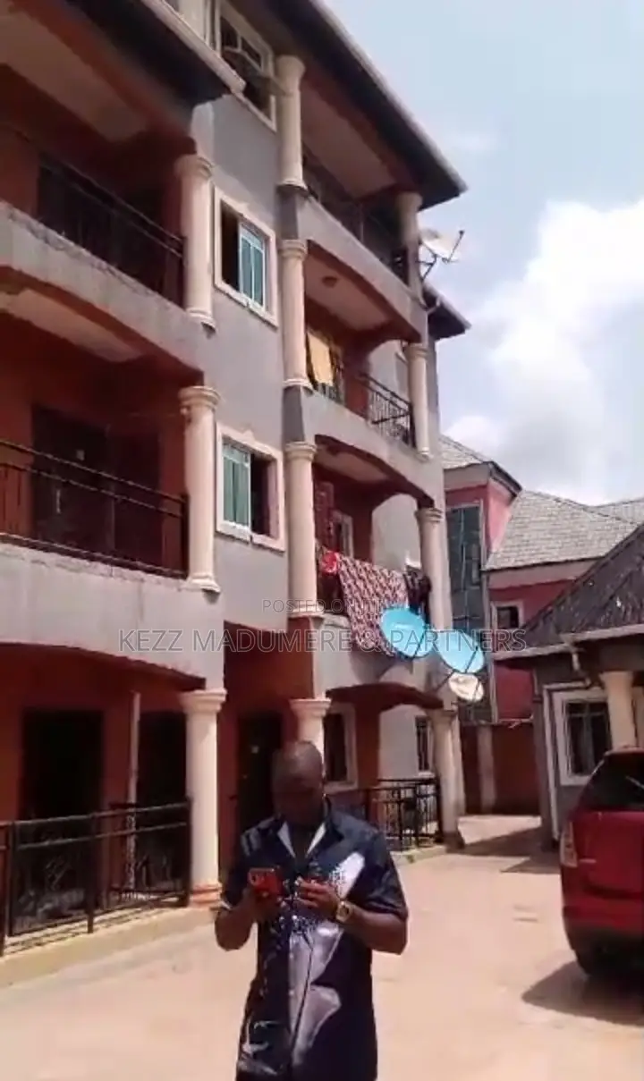 2bdrm Block of Flats in World Bank , Owerri for sale