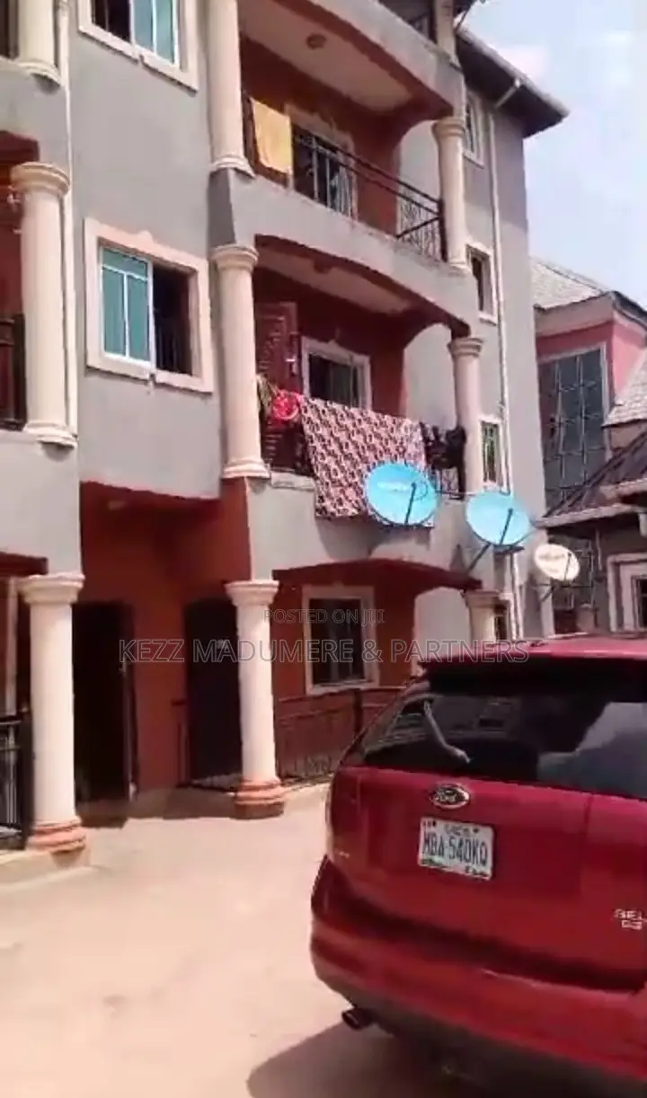 2bdrm Block of Flats in World Bank , Owerri for sale